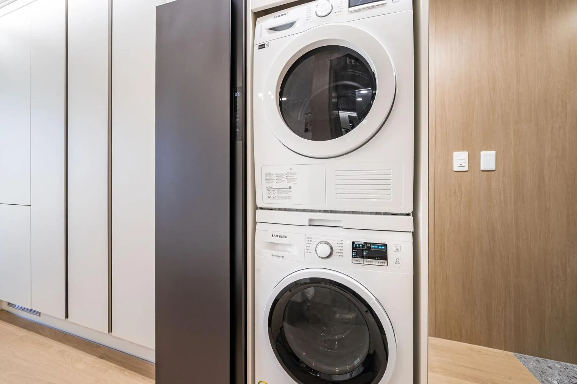 washing machine in Allzip Archieve4H Residence hotel Busan