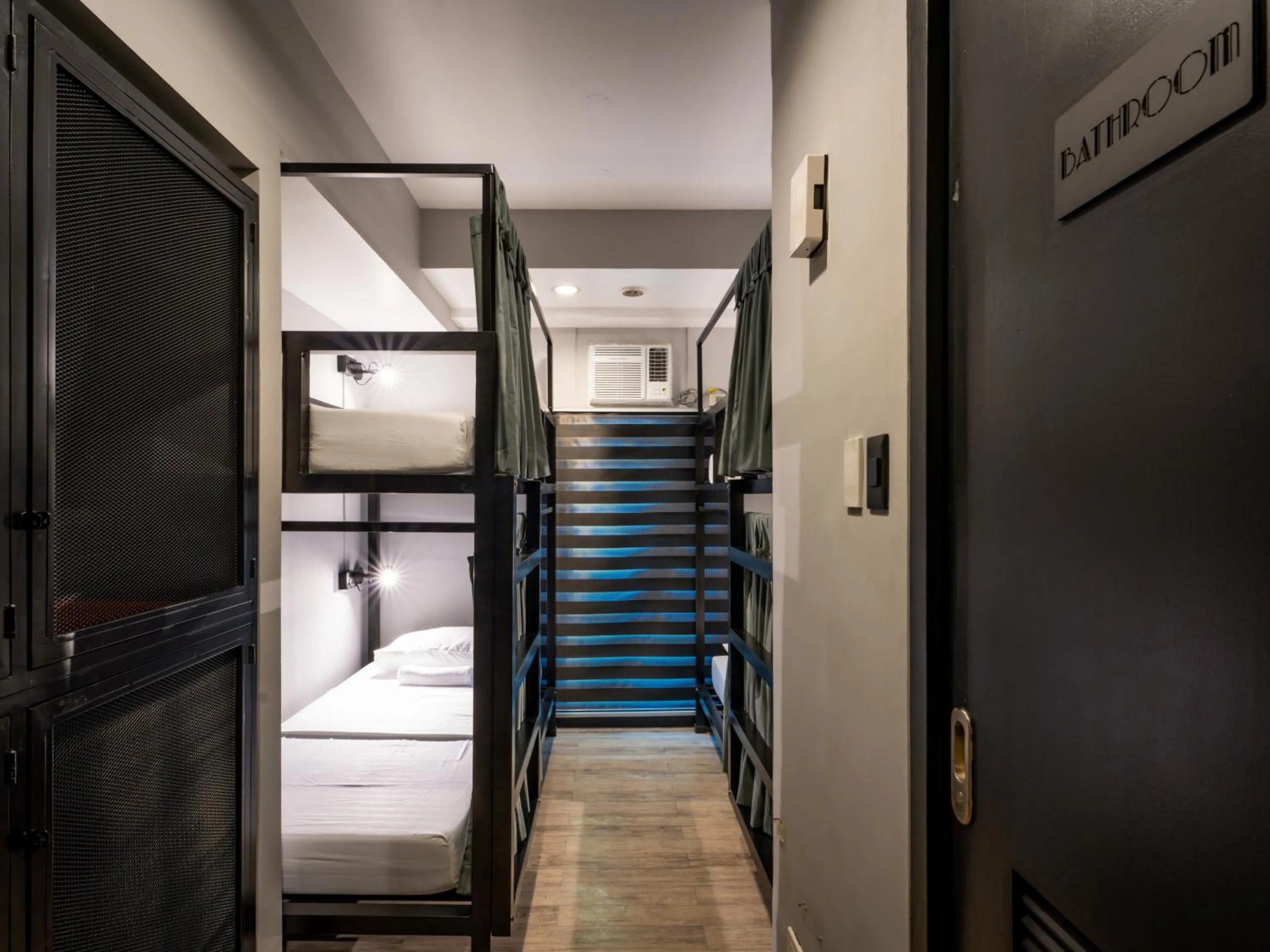 Bed in Mad Monkey Manila