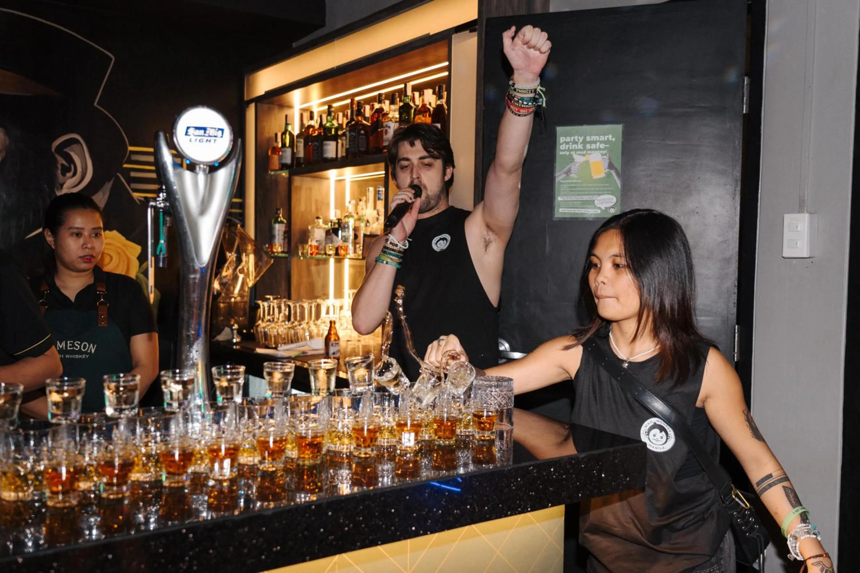 Lounge or bar in Mad Monkey Manila