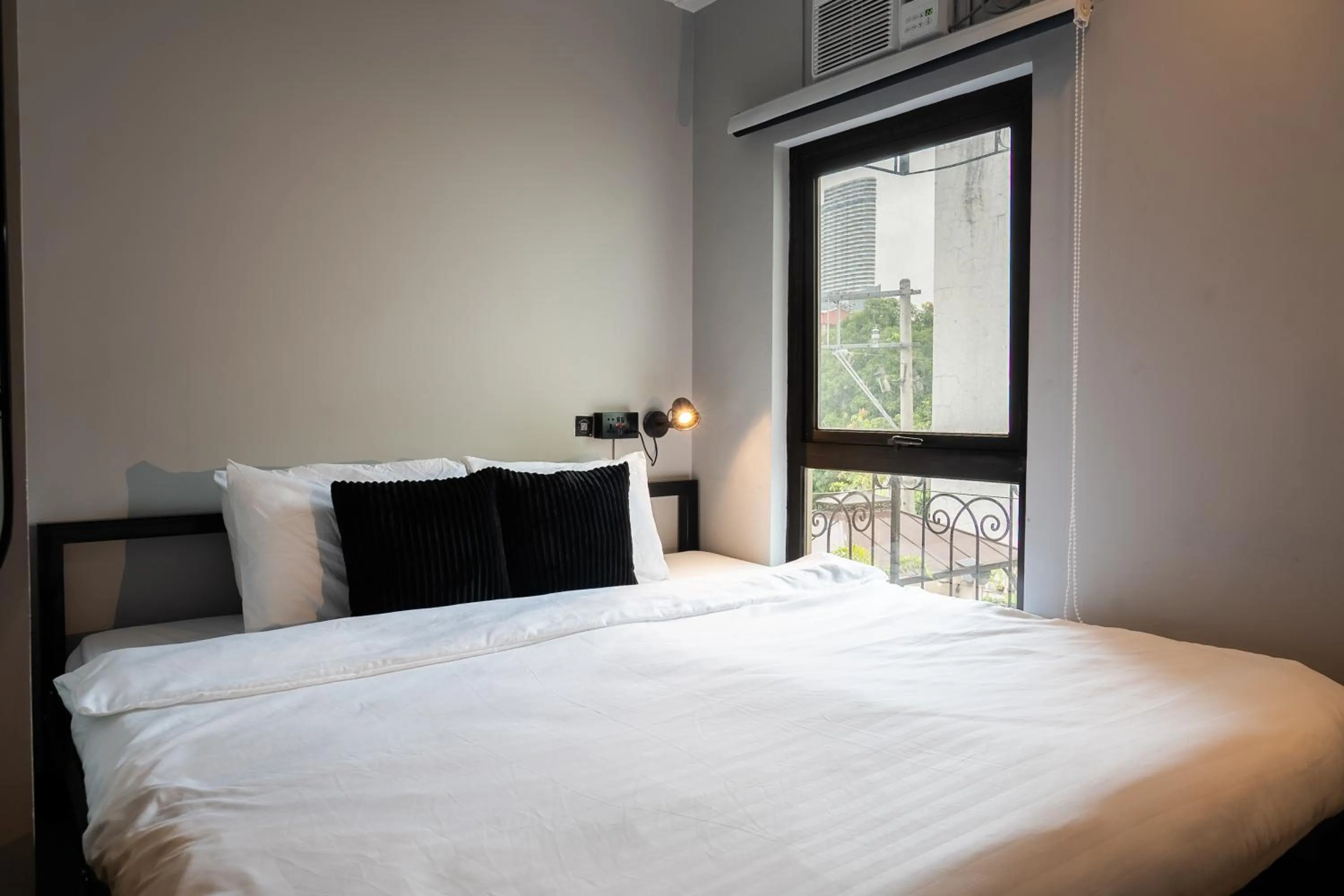 Bed in Mad Monkey Manila