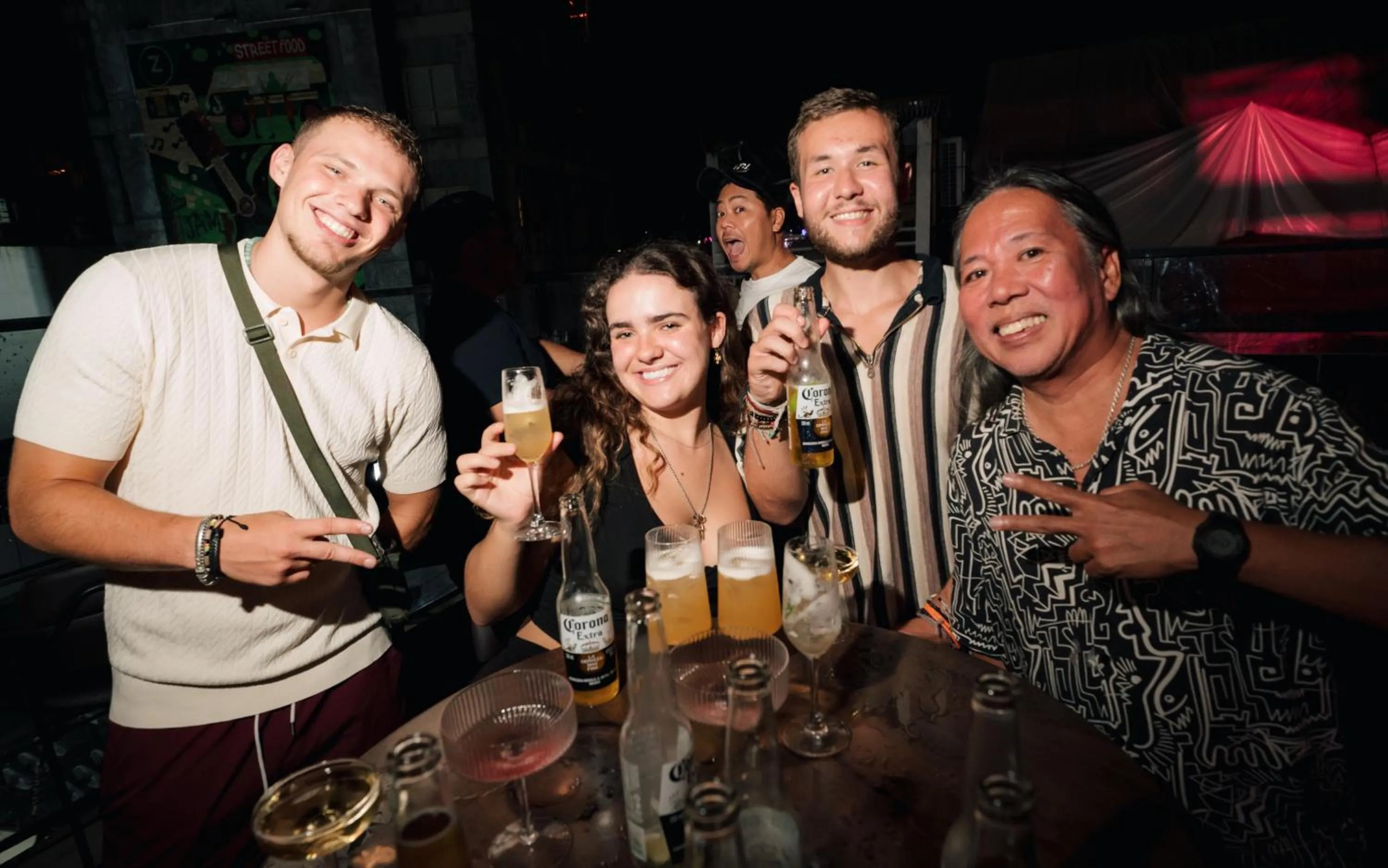 Lounge or bar in Mad Monkey Manila