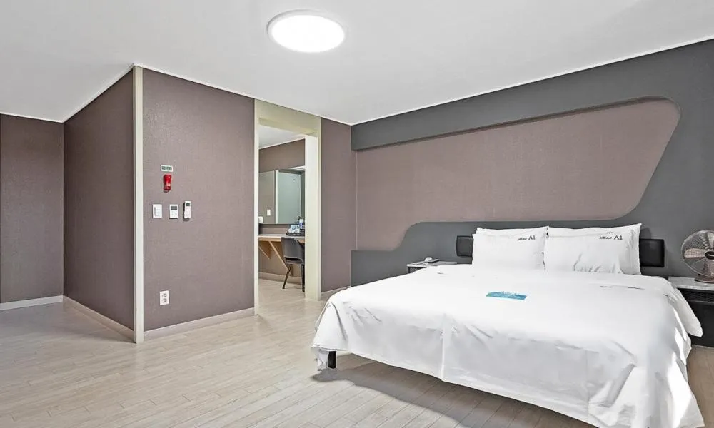 Photo of the whole room, Bed in Pohang A1 Hotel Yeongildae Branch