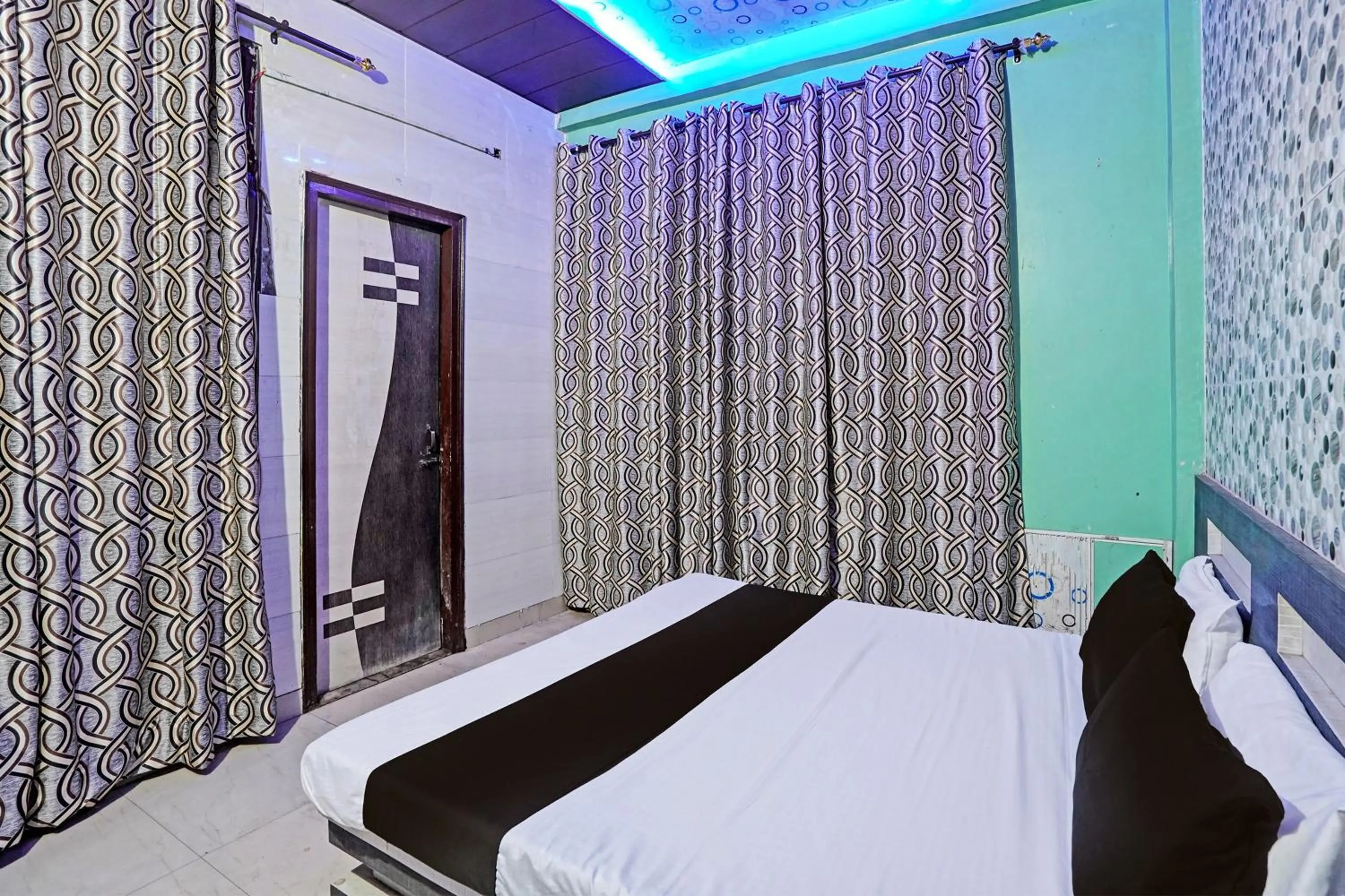 Bedroom in Hotel O Ginni