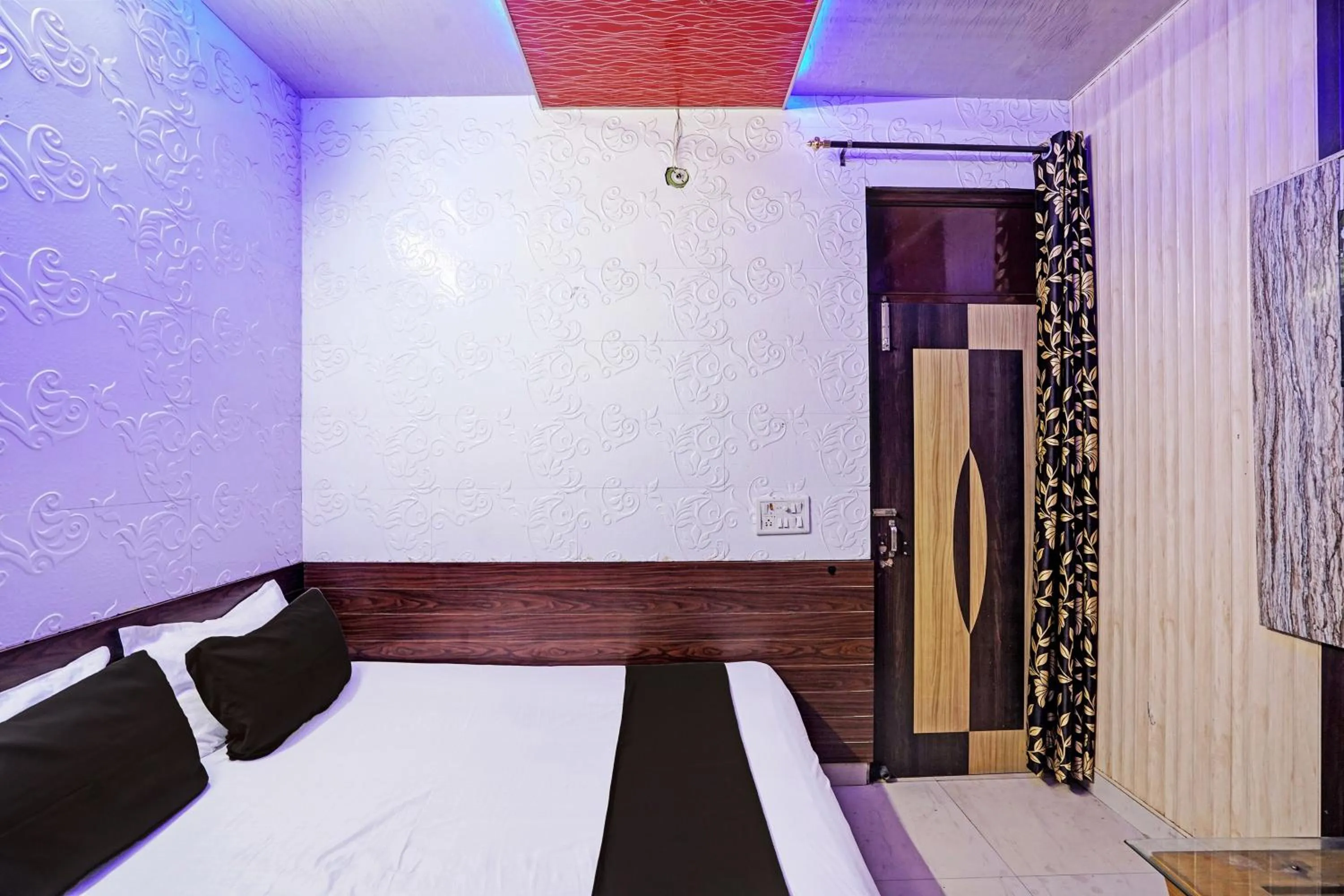 Bedroom in Hotel O Ginni