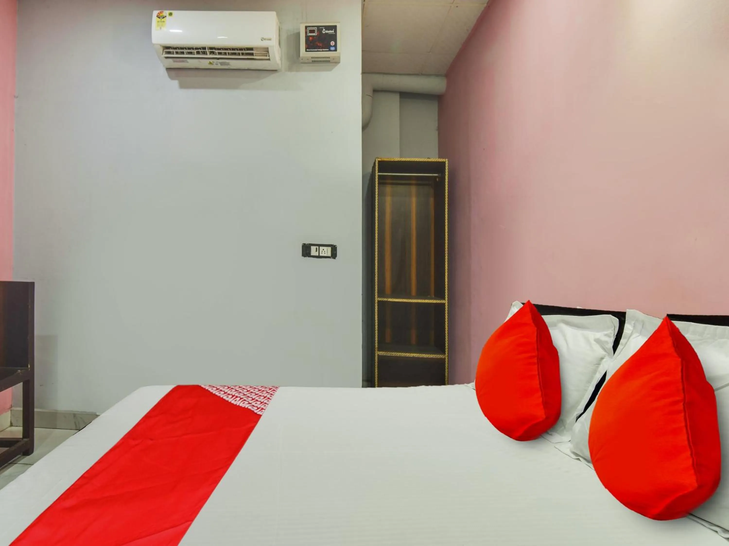 Bedroom, Bed in Hotel O Dev Residency Inn