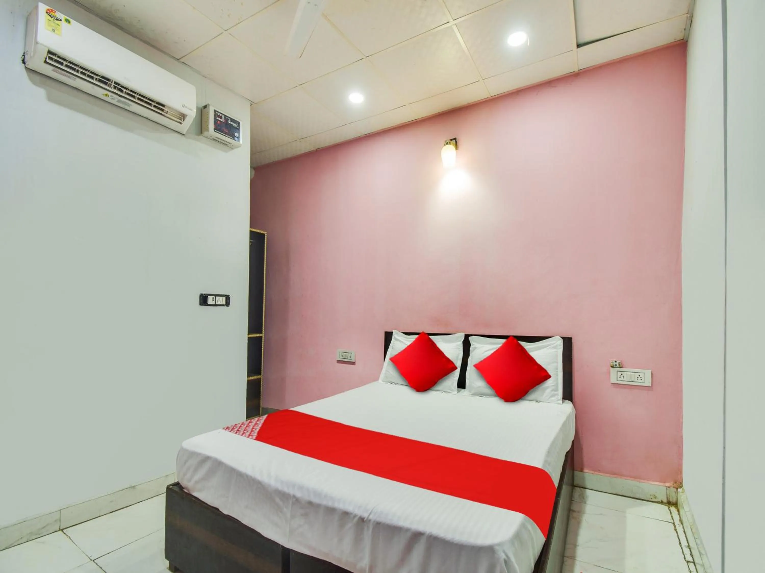 Bedroom, Bed in Hotel O Dev Residency Inn