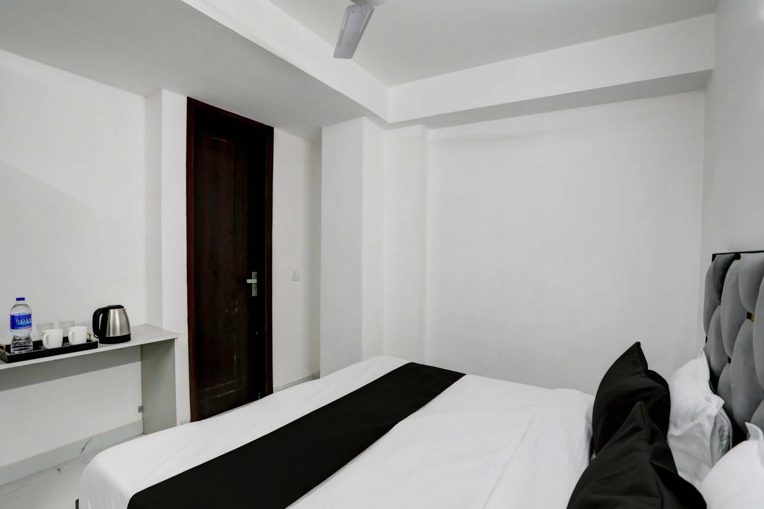 Bedroom, Bed in Super Collection O 24/7 Hotel