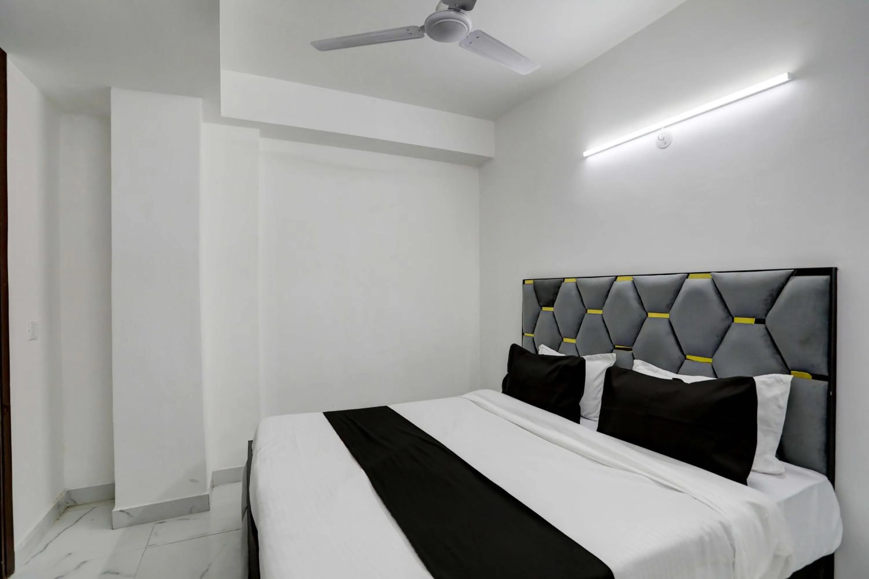 Bedroom, Bed in Super Collection O 24/7 Hotel