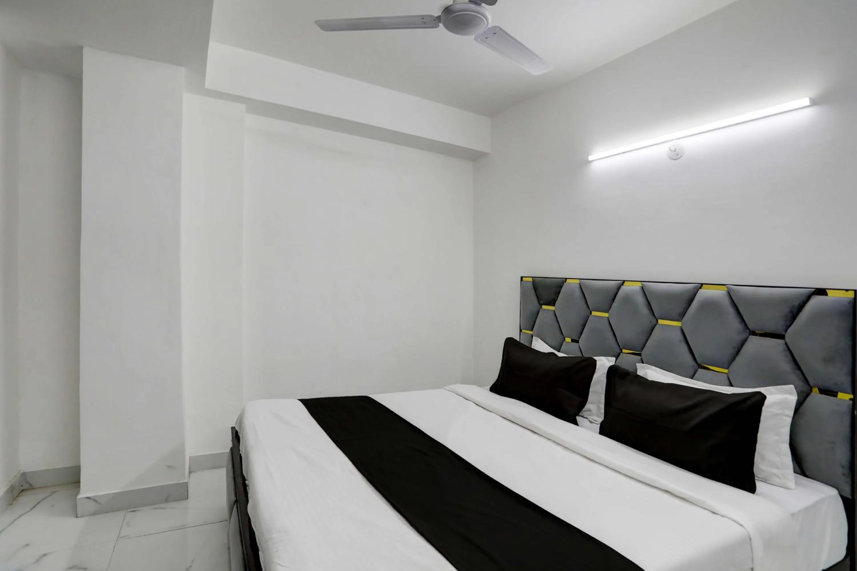 Bedroom, Bed in Super Collection O 24/7 Hotel