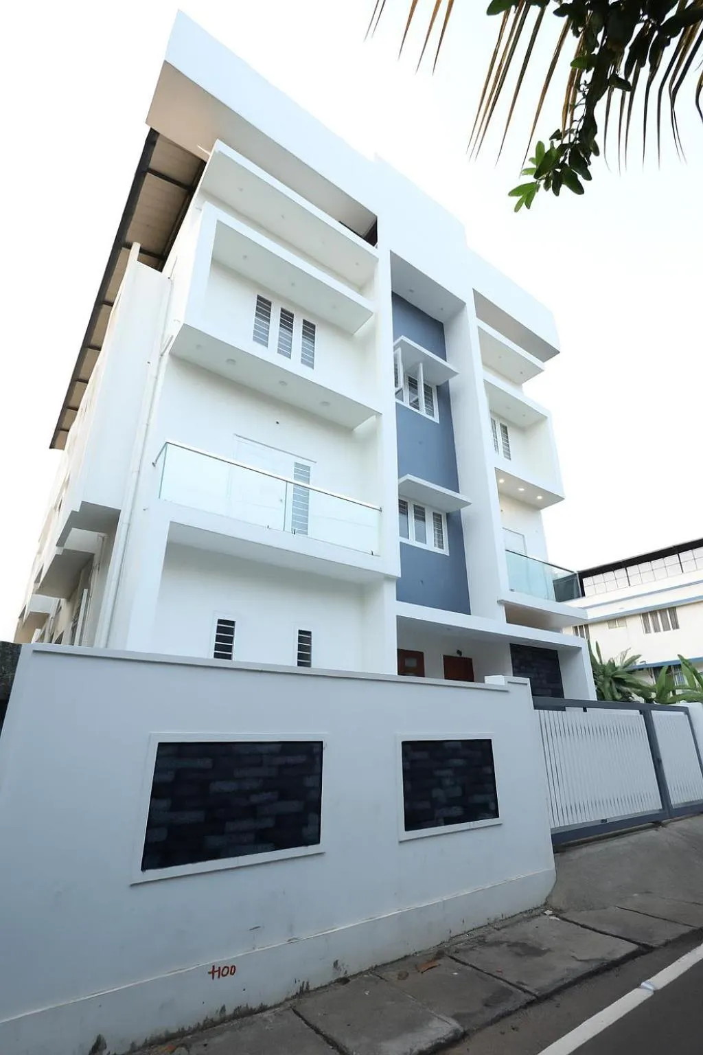 Property building in Guest West Inn Cochin