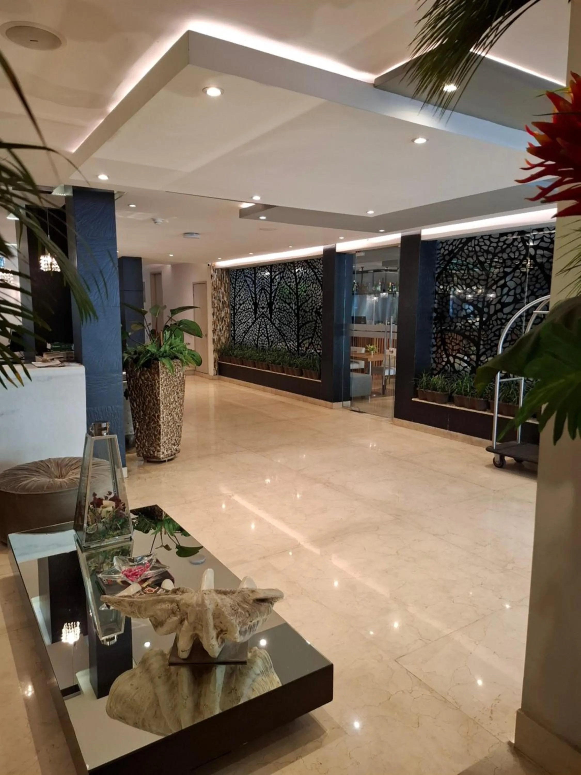 Property building in Washington Plaza