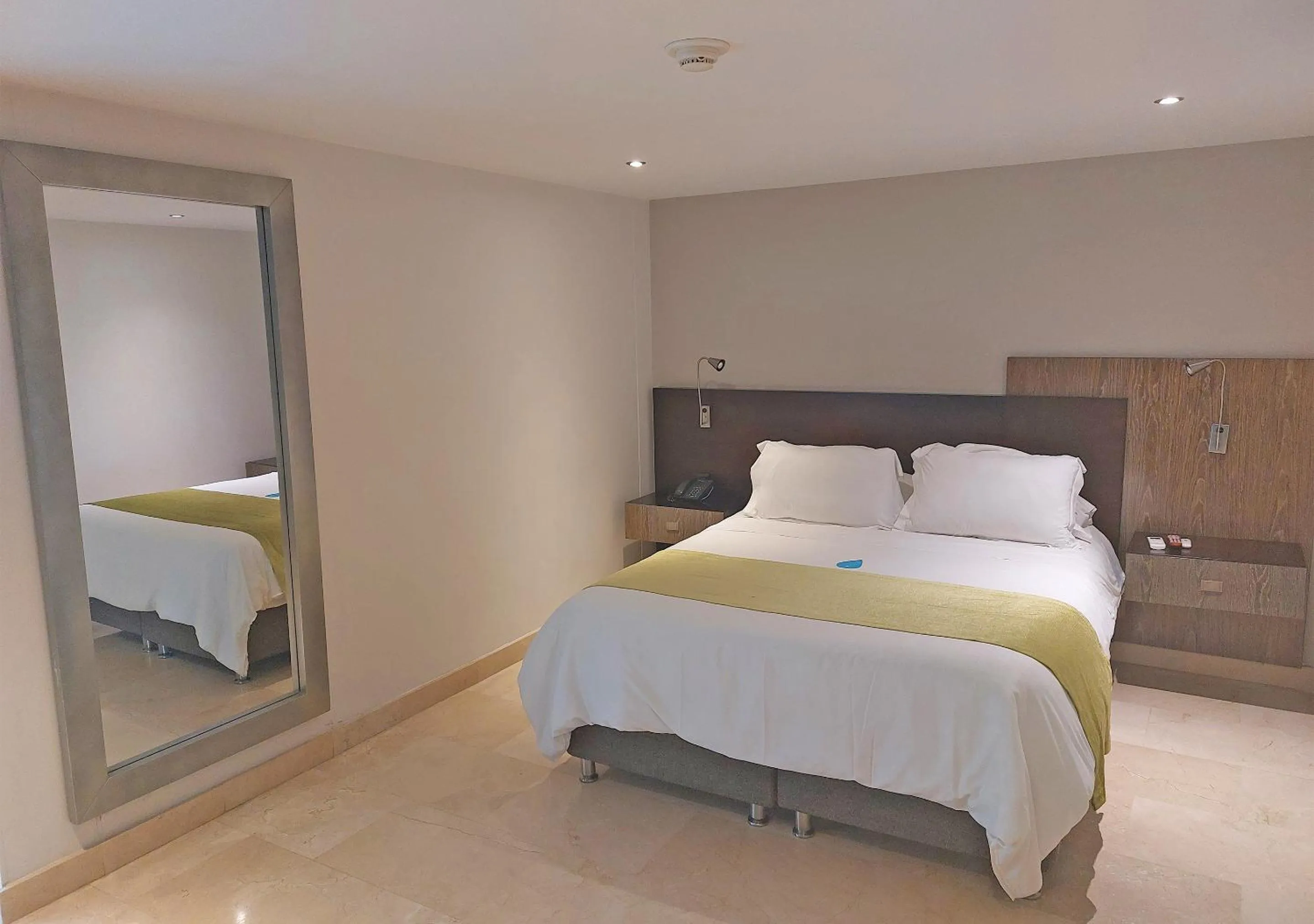 Bed in Washington Plaza