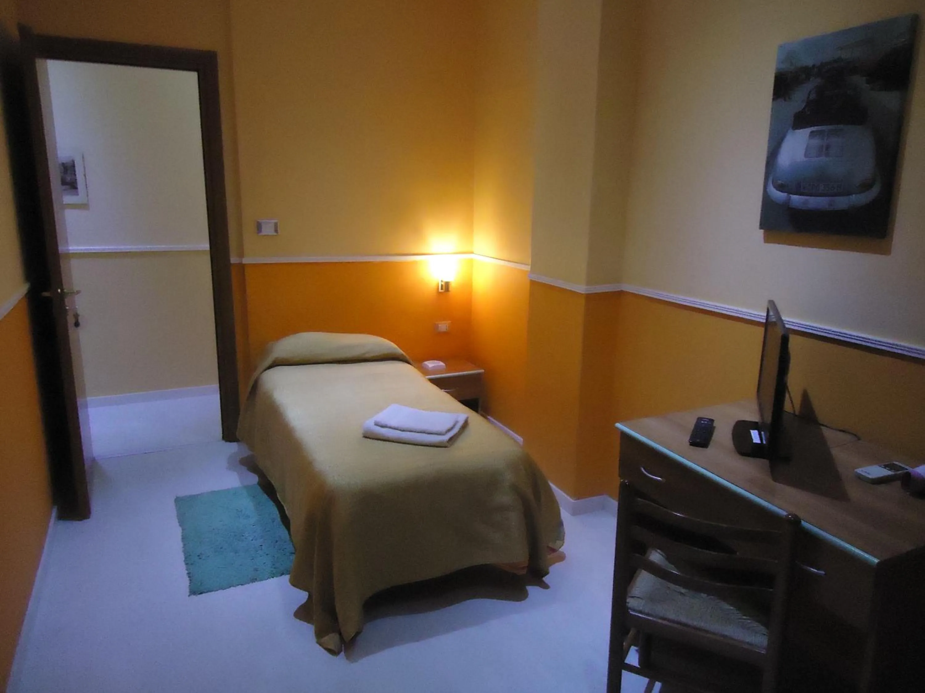 Photo of the whole room, Bed in Hotel Gorizia