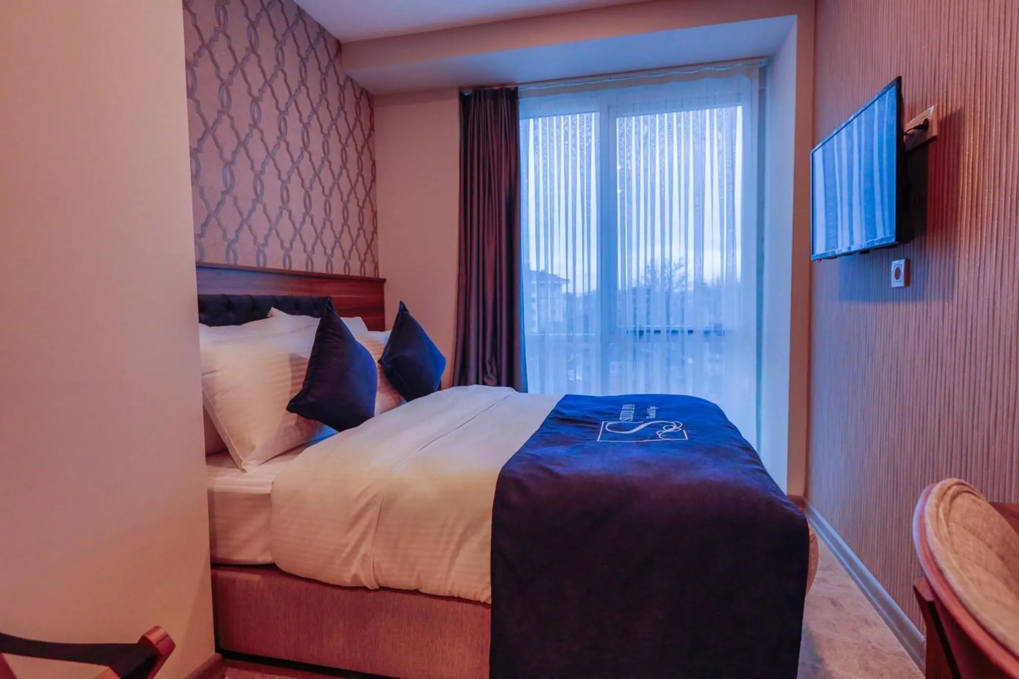 Bedroom, Bed in Silver Inn Spa