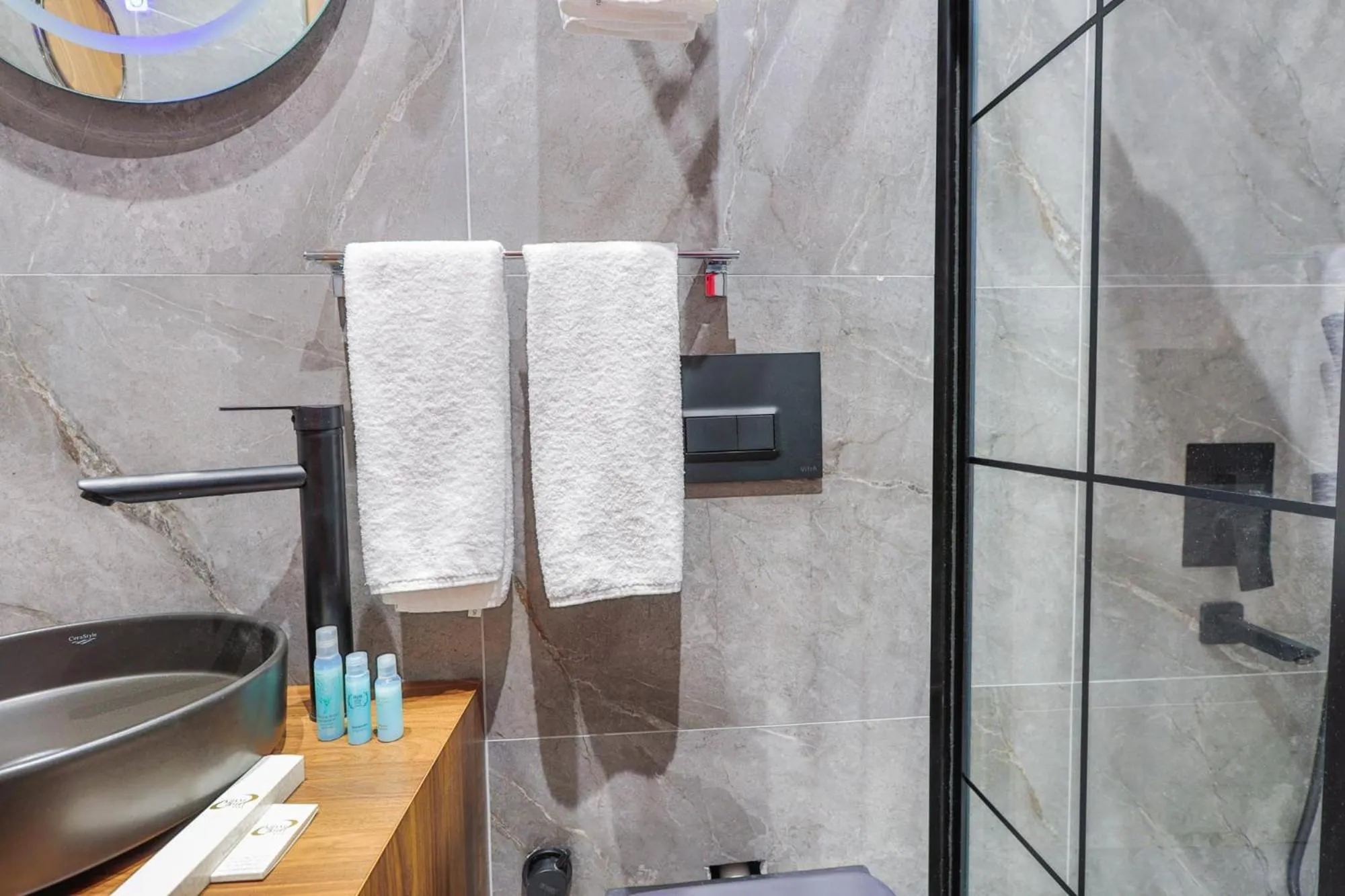 Shower in Silver Inn Spa