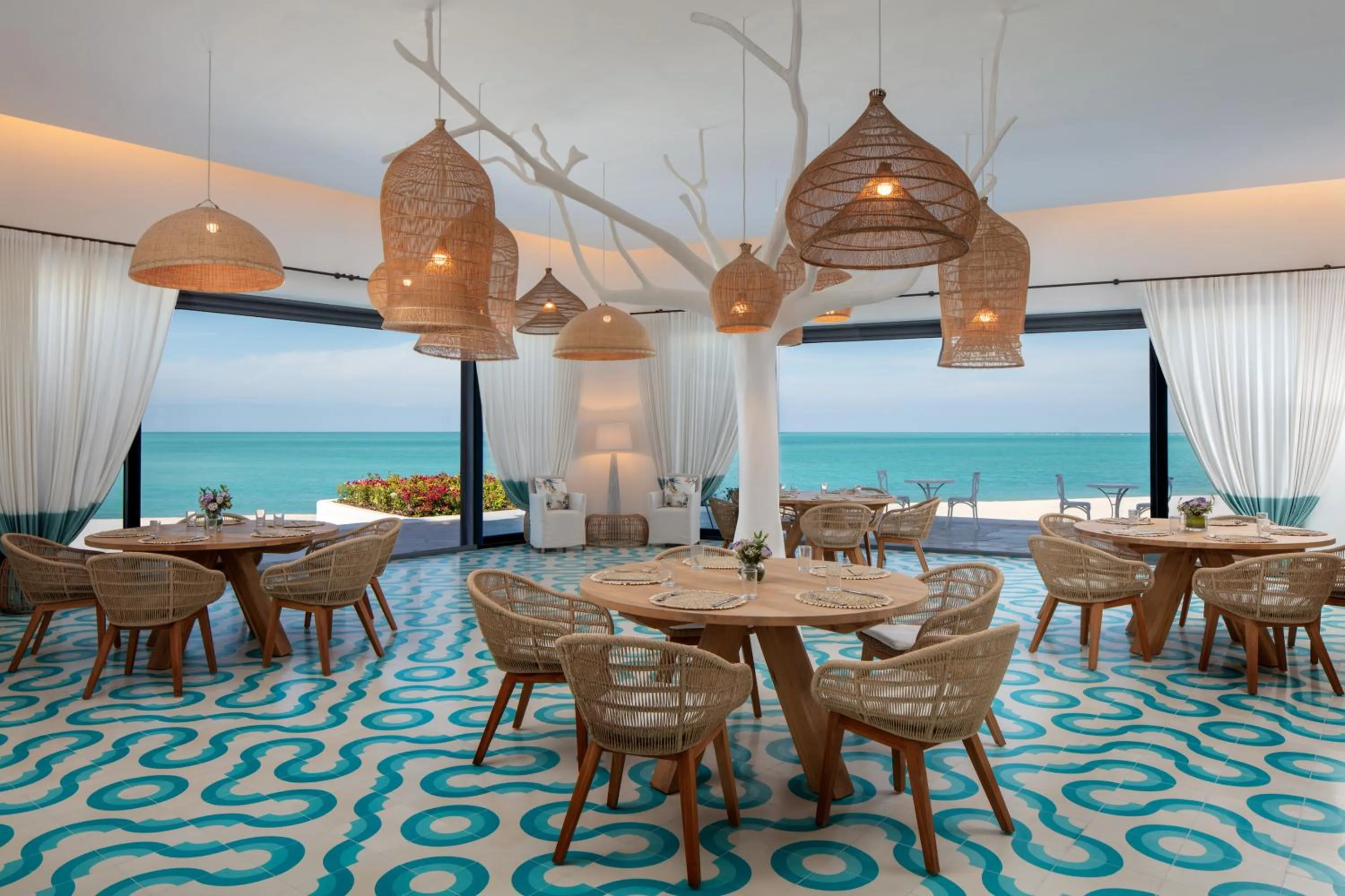 Restaurant/places to eat in Anantara Santorini Abu Dhabi Retreat-Adults Only