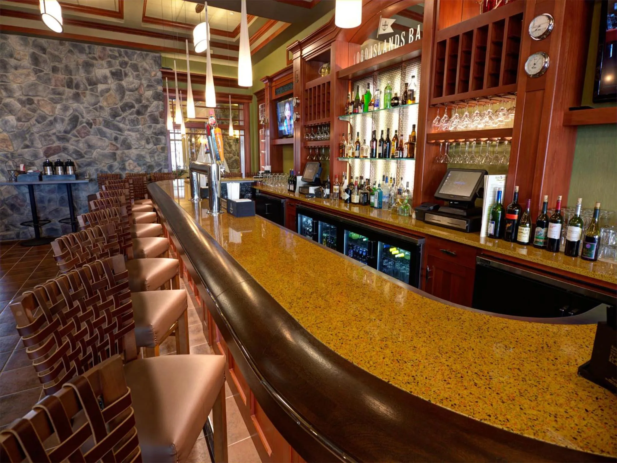 Lounge or bar in 1000 Islands Harbor Hotel