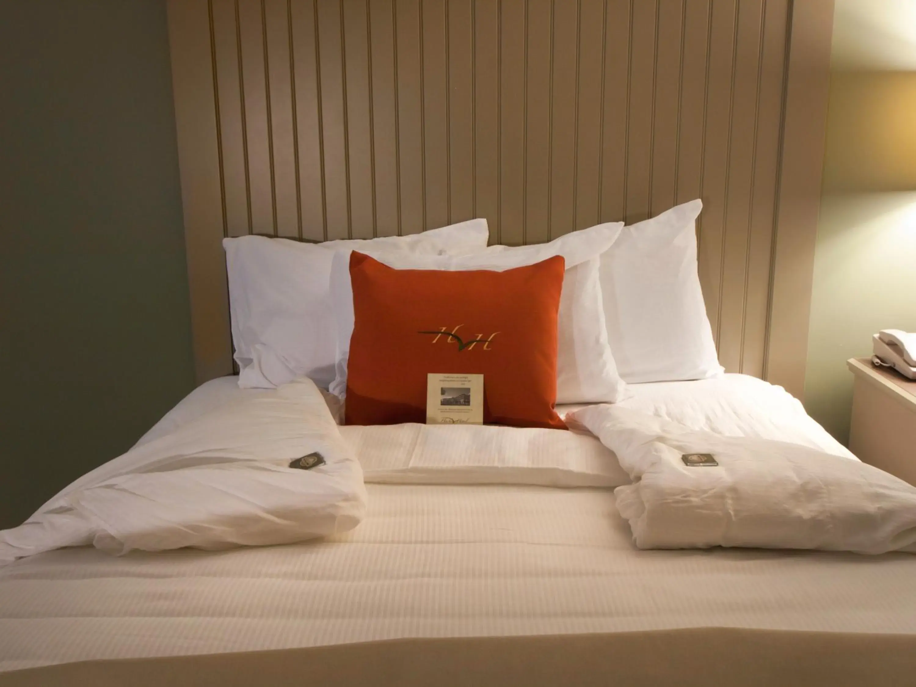 Two Queen Village View - Disability Access in 1000 Islands Harbor Hotel Two Queen Village View - Disability Access in 1000 Islands Harbor Hotel