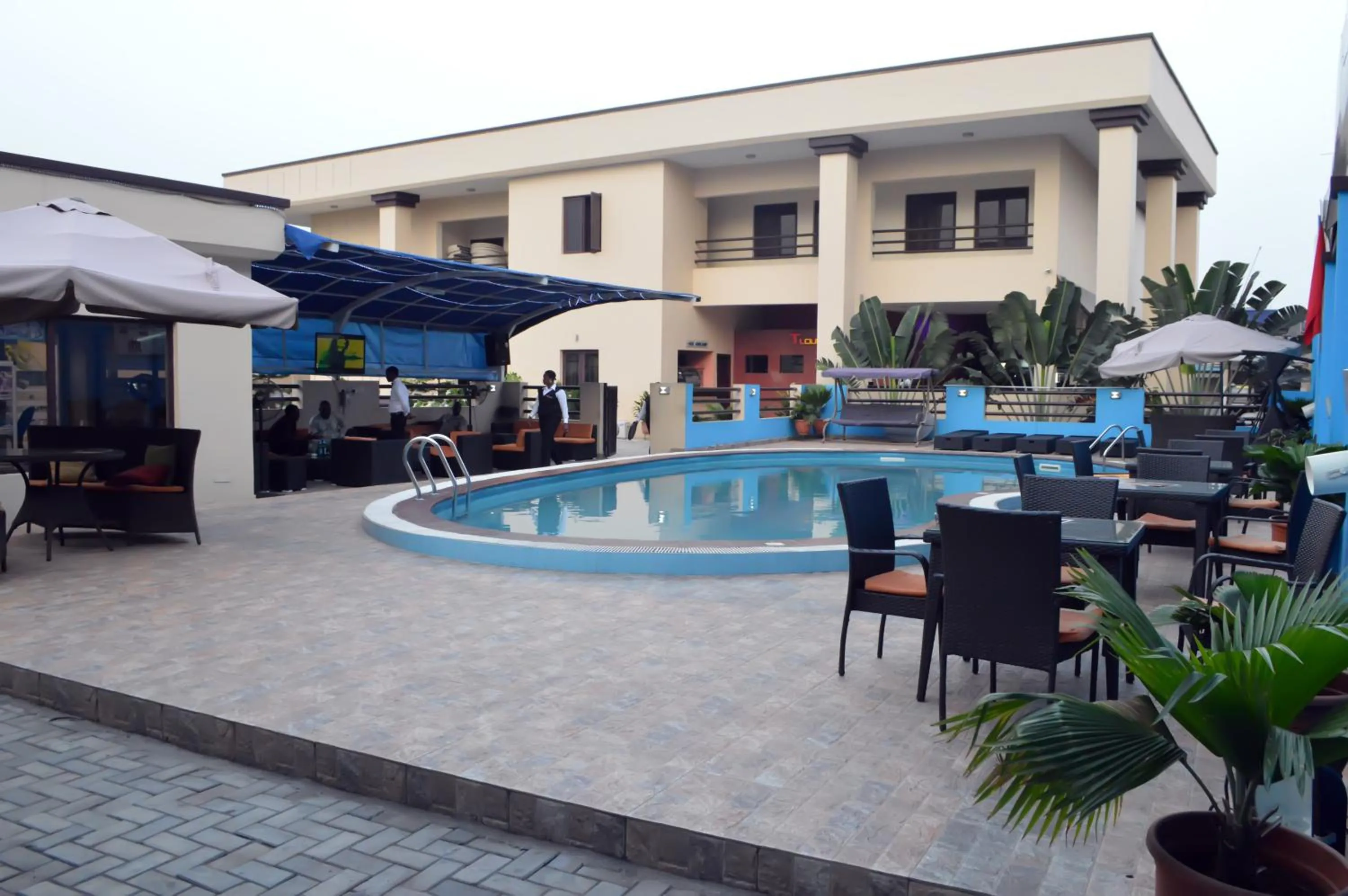 Swimming pool in De Santos Hotel