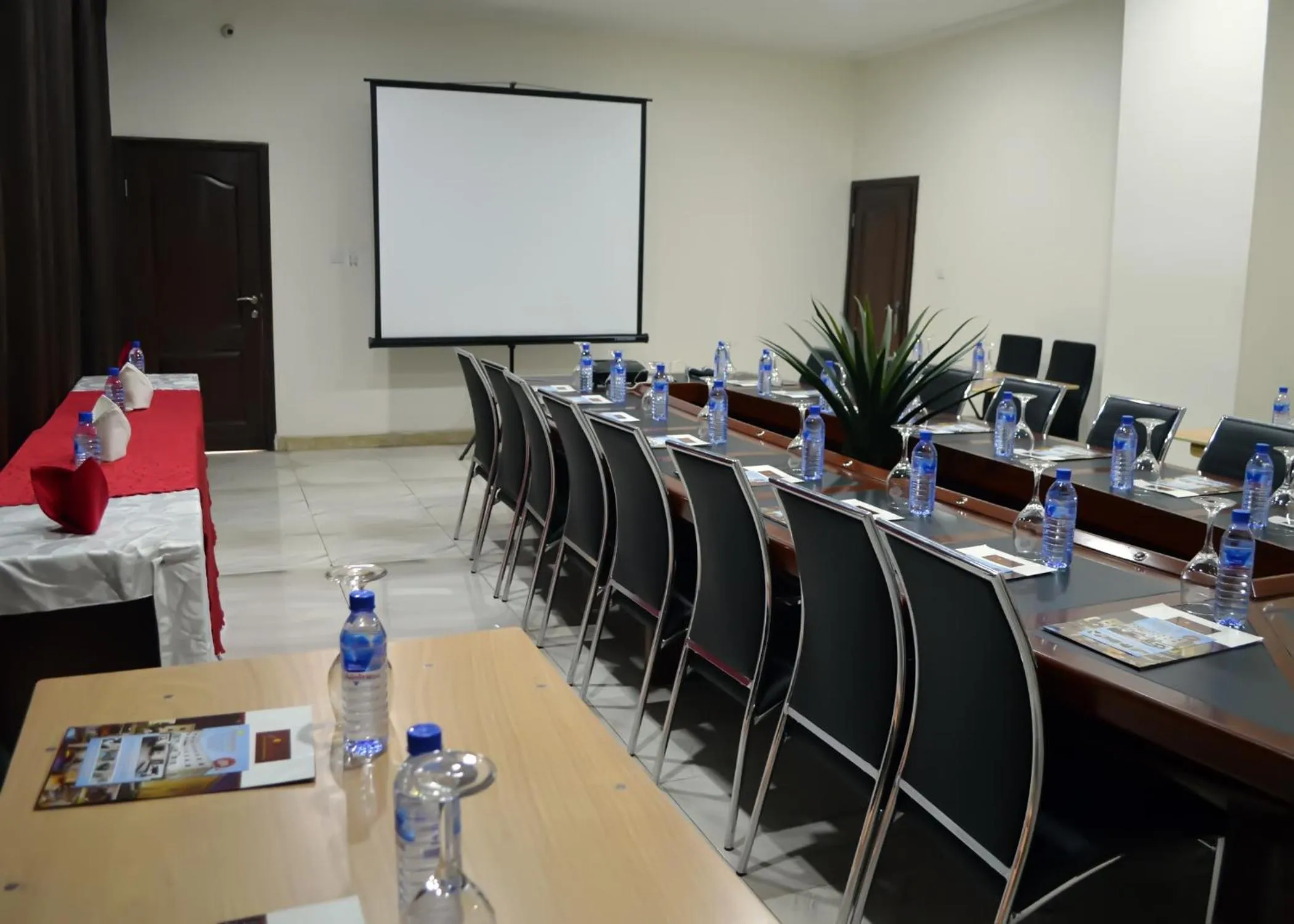 Meeting/conference room in De Santos Hotel