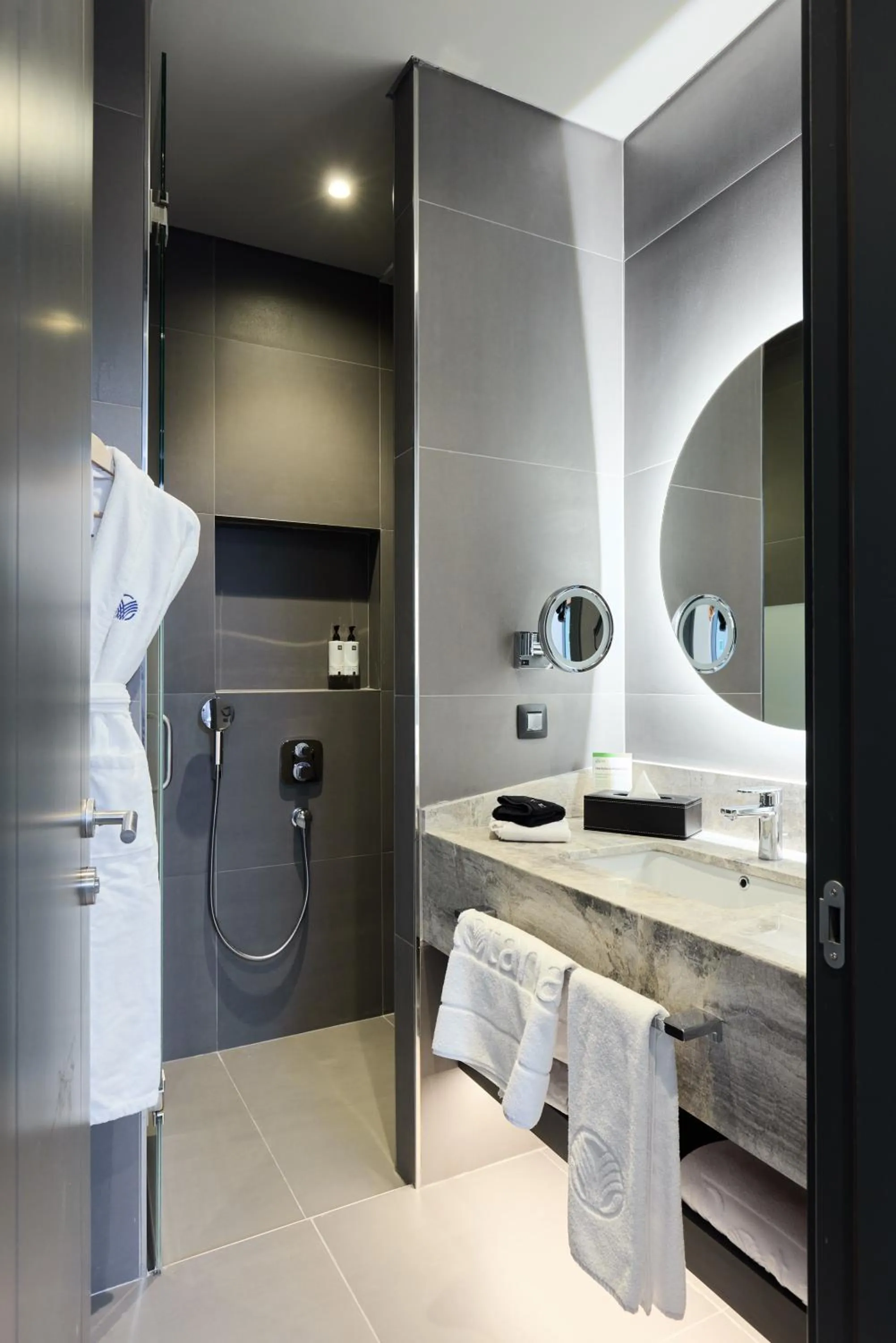 Shower in Bomonti Arjaan by Rotana