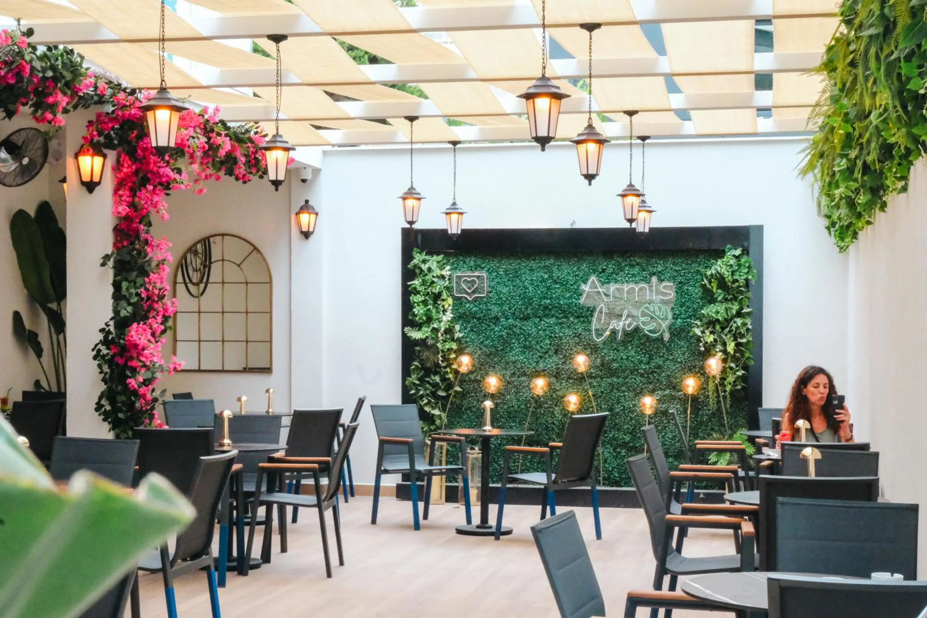 People in ARMİS HOTEL