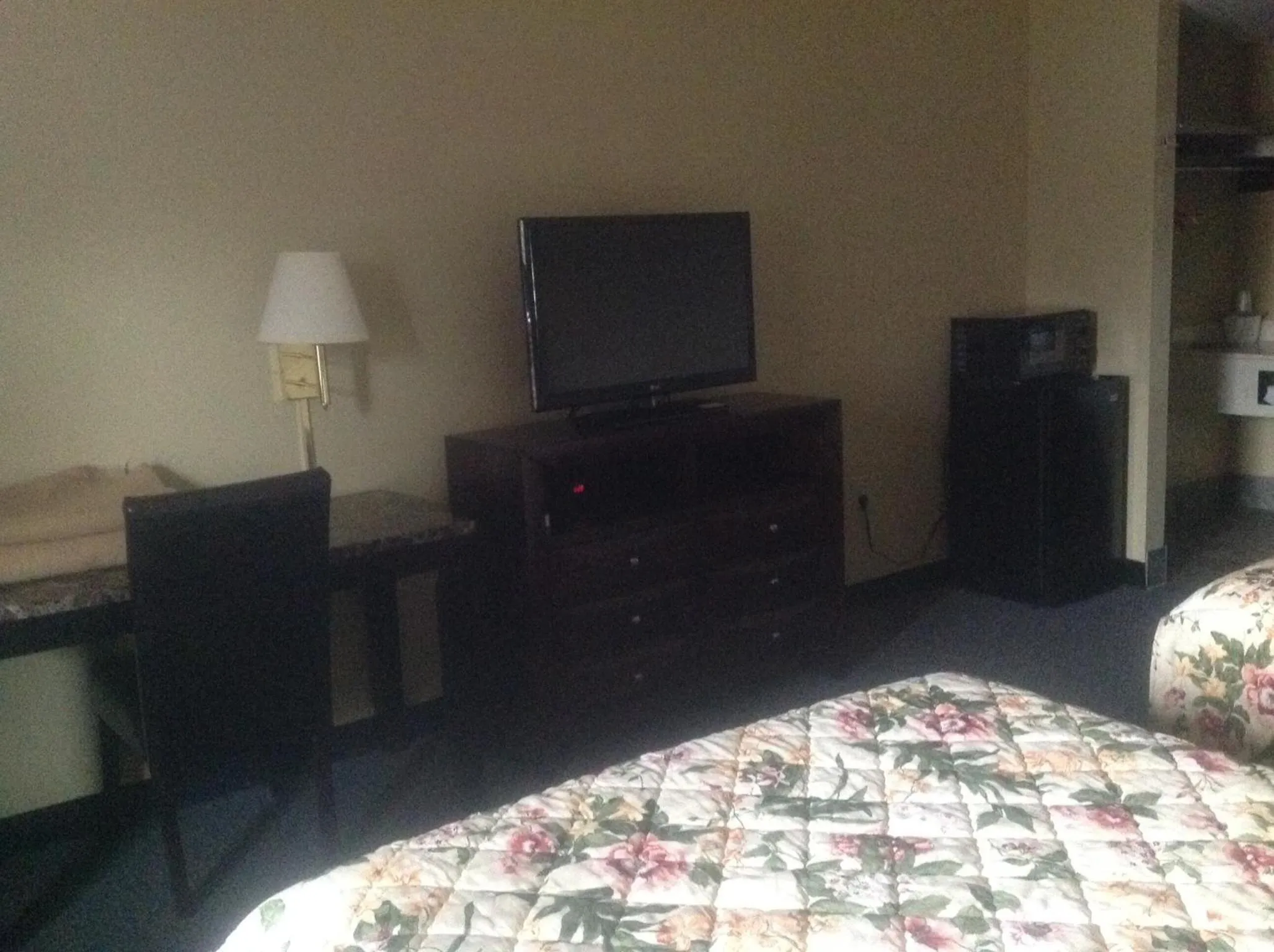 Seating area in HighWay Inn