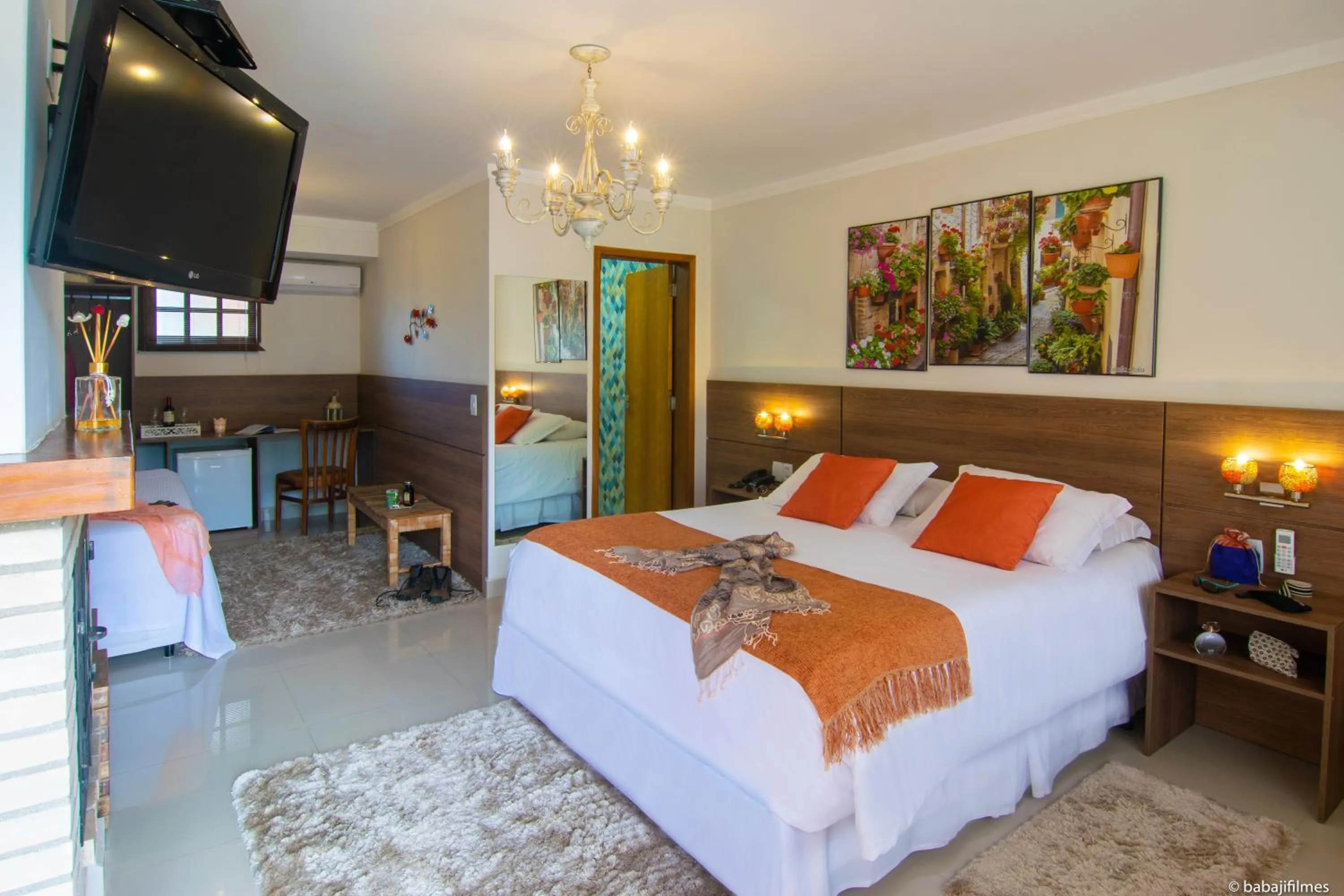 Photo of the whole room, Bed in Pousada Valle das Flores Monte Verde