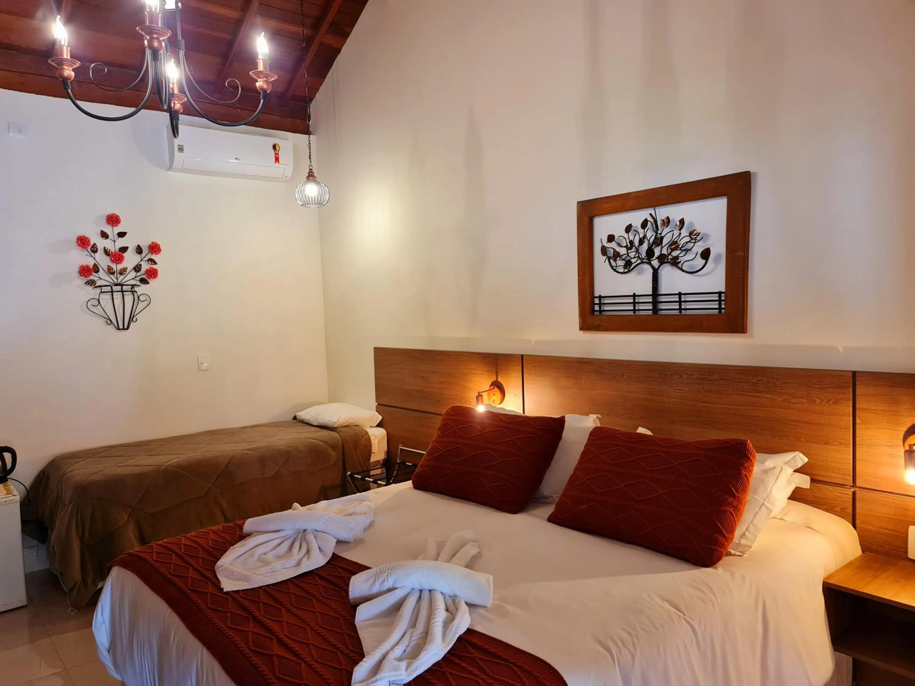 Bedroom, Bed in Pousada Valle das Flores Monte Verde