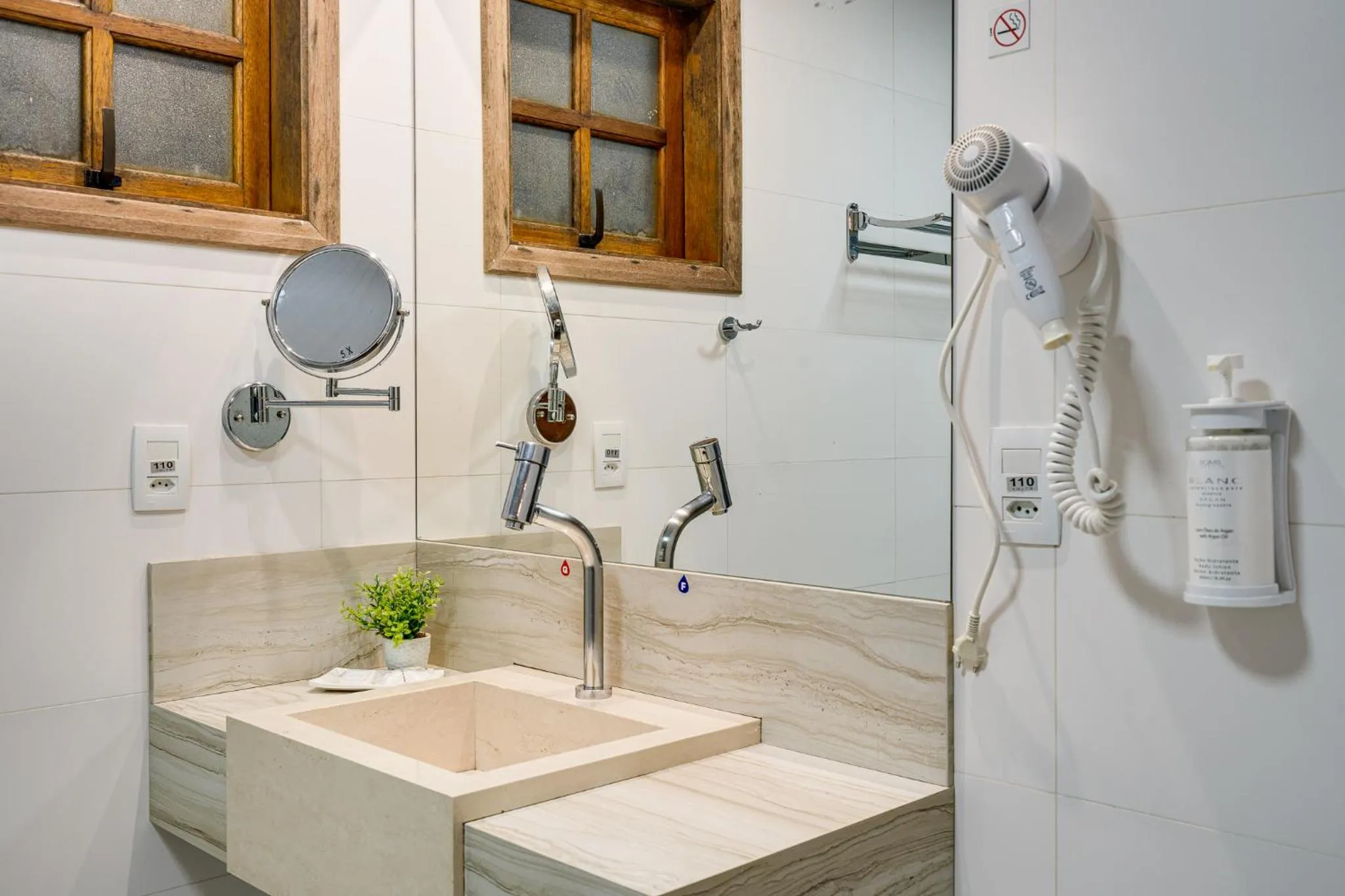 Bathroom in Pousada Valle das Flores Monte Verde