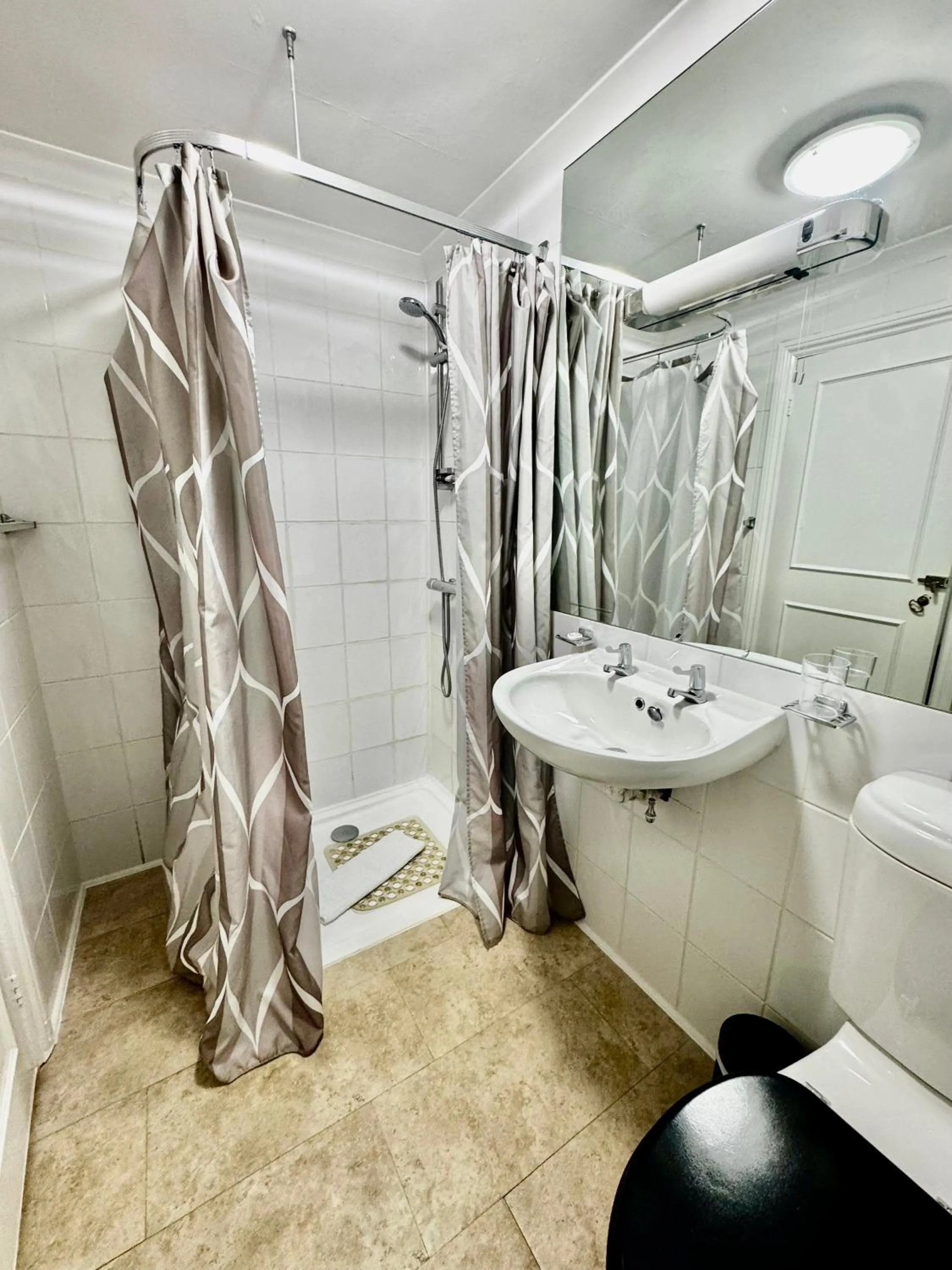 Bathroom in Verve Hotel