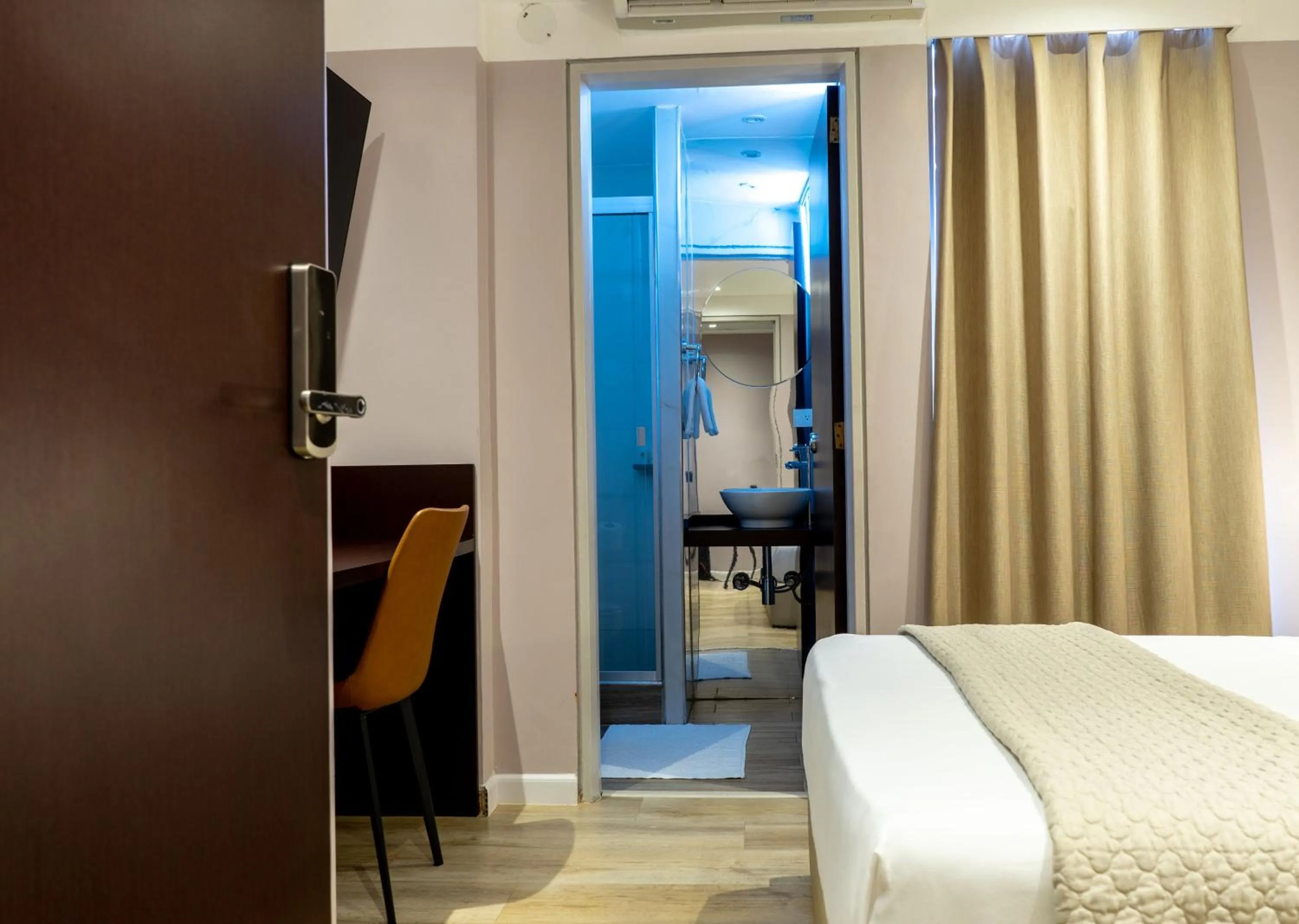 Bed in Hotel Grand Galaxie