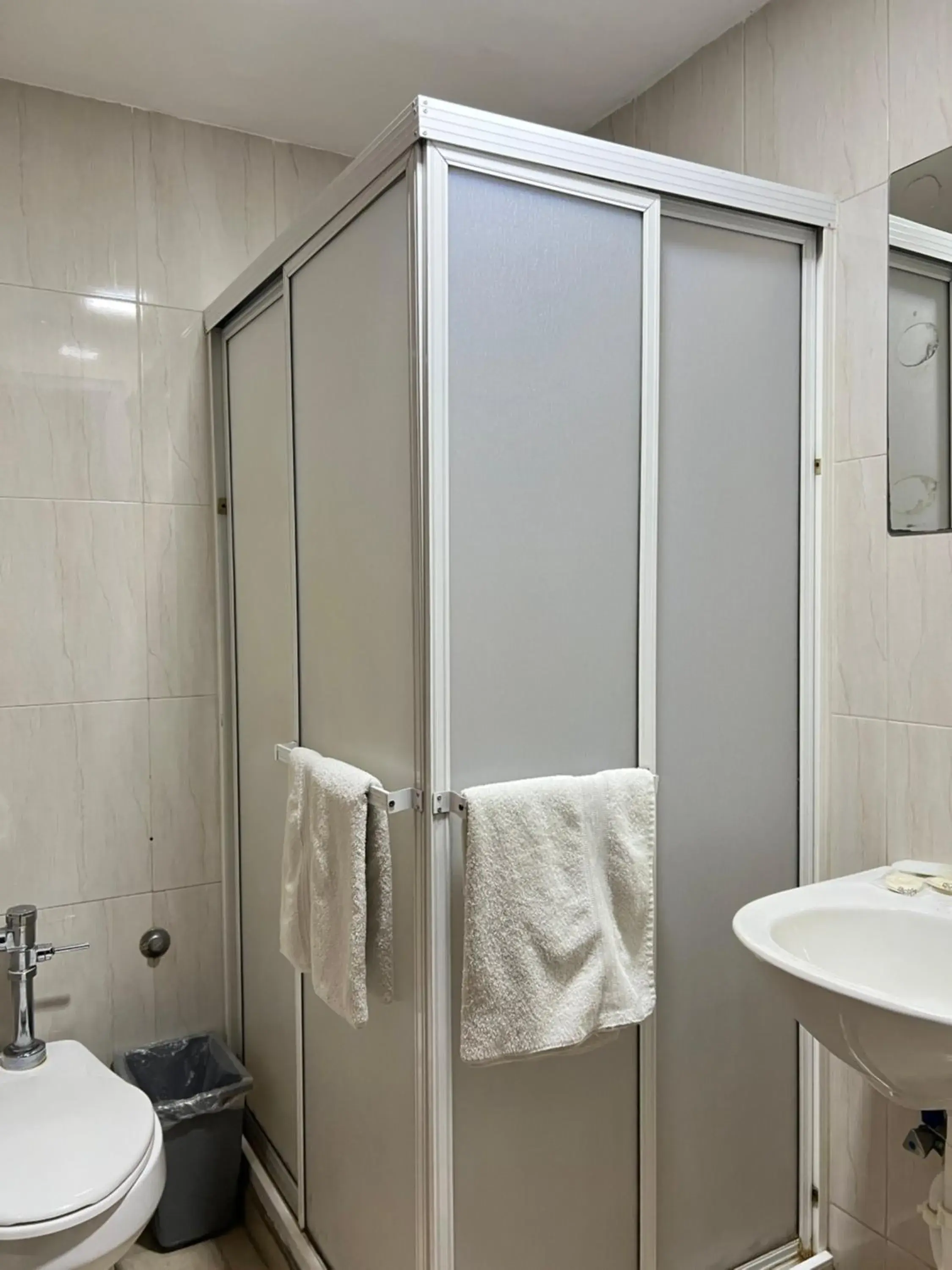 Queen Room in Hotel Grand Galaxie Queen Room in Hotel Grand Galaxie