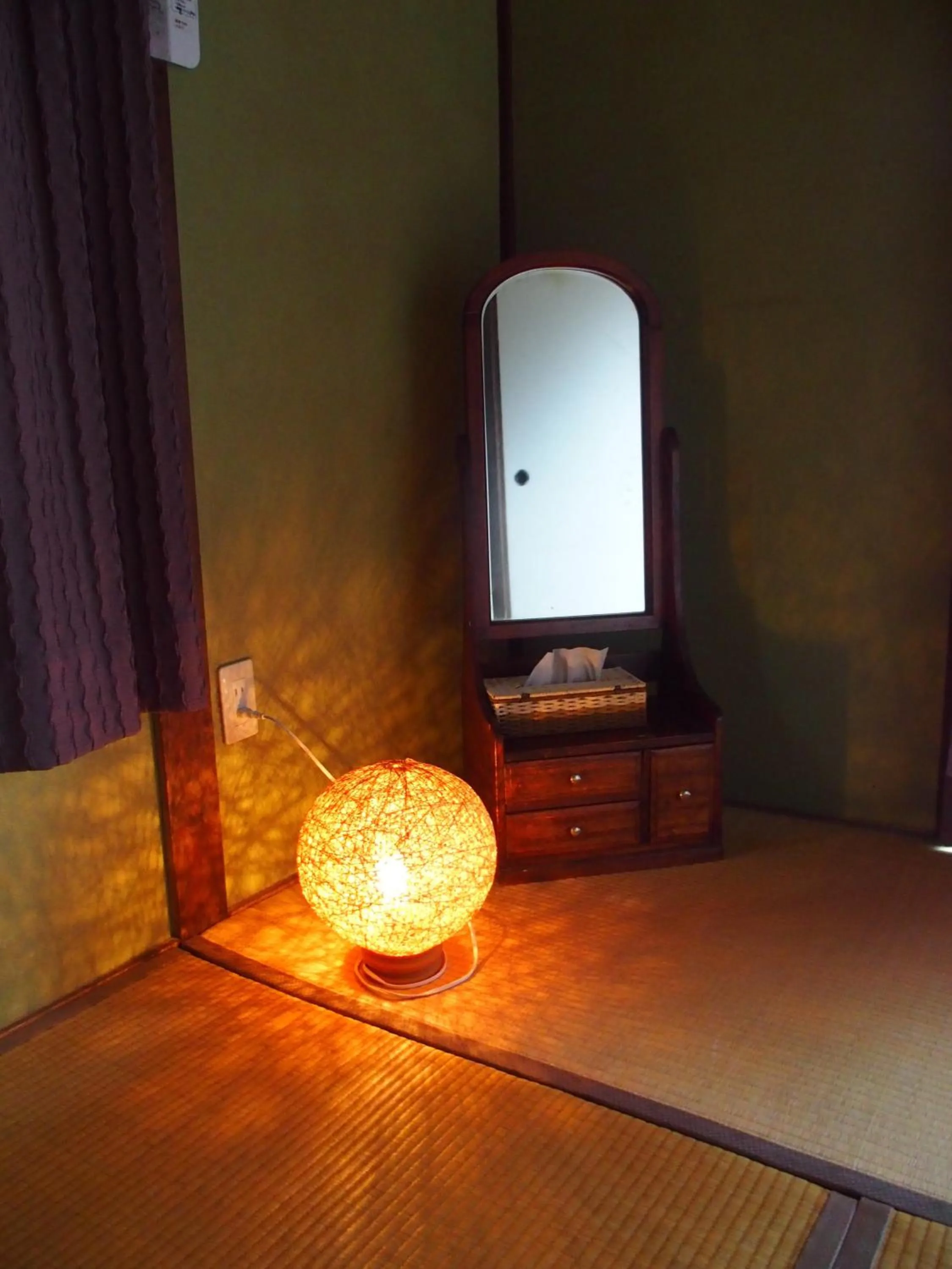 Decorative detail in Nagasaki Kagamiya