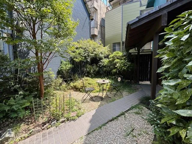 Garden in Nagasaki Kagamiya