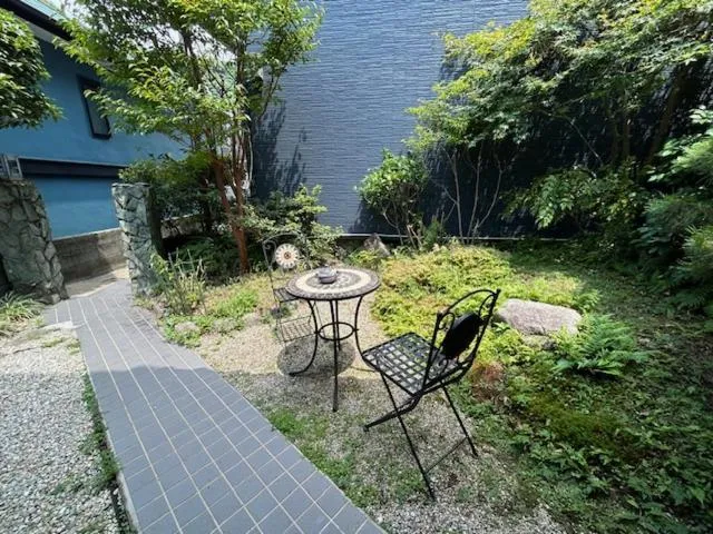 Garden in Nagasaki Kagamiya