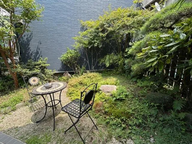 Garden in Nagasaki Kagamiya