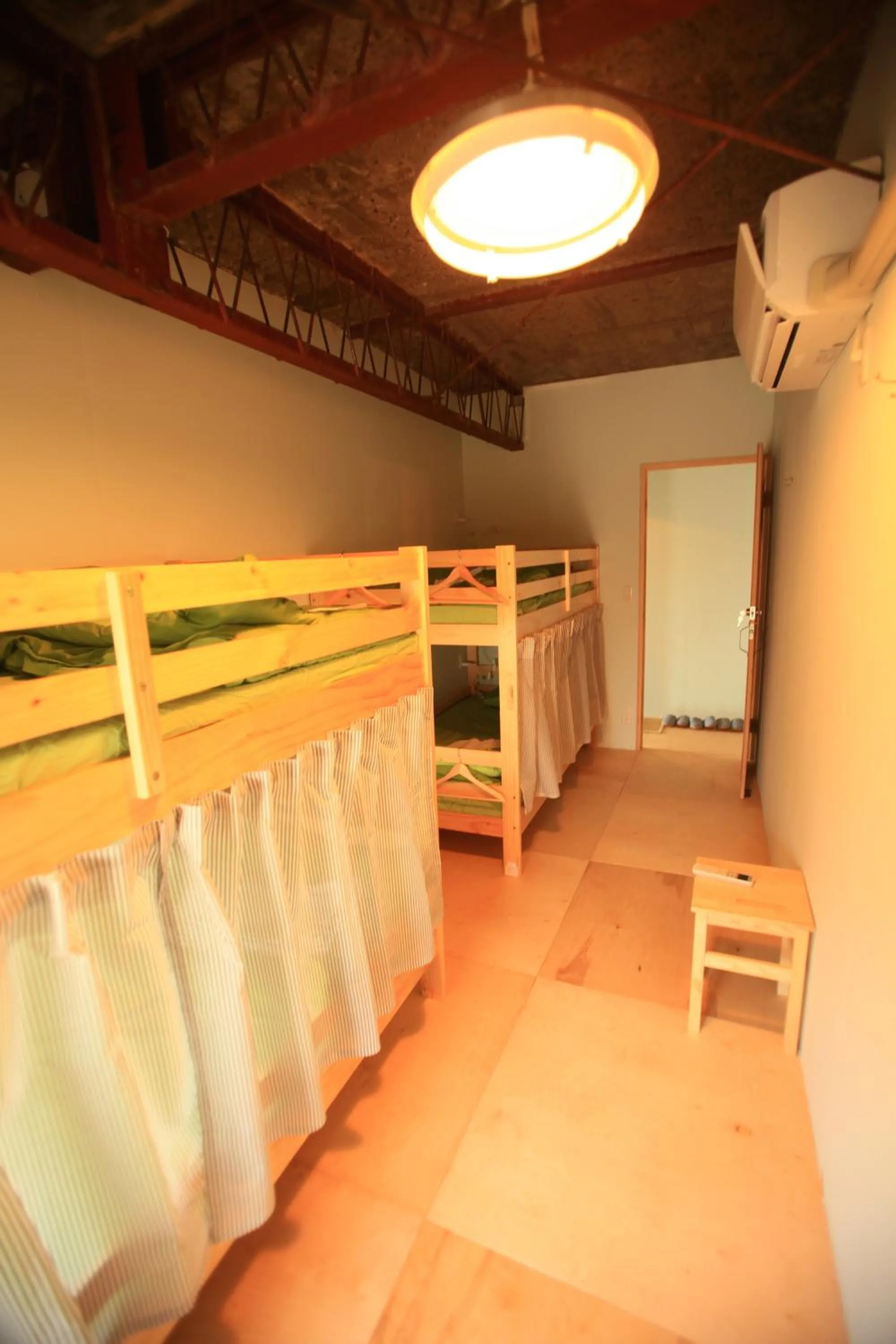 Bedroom, Bed in Kamp Houkan-cho Backpacker's Inn & Lounge