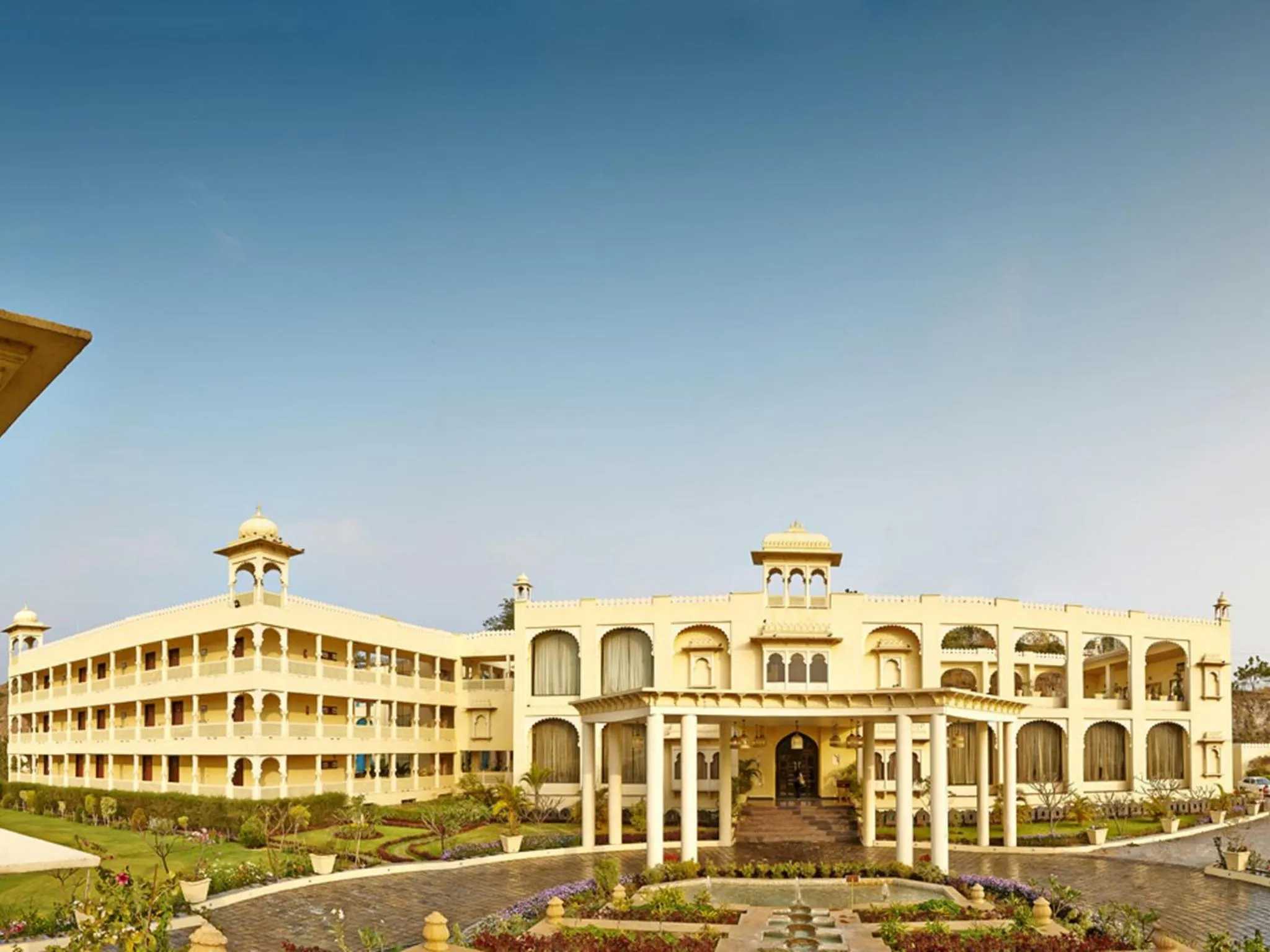Facade/entrance in Club Mahindra Udaipur
