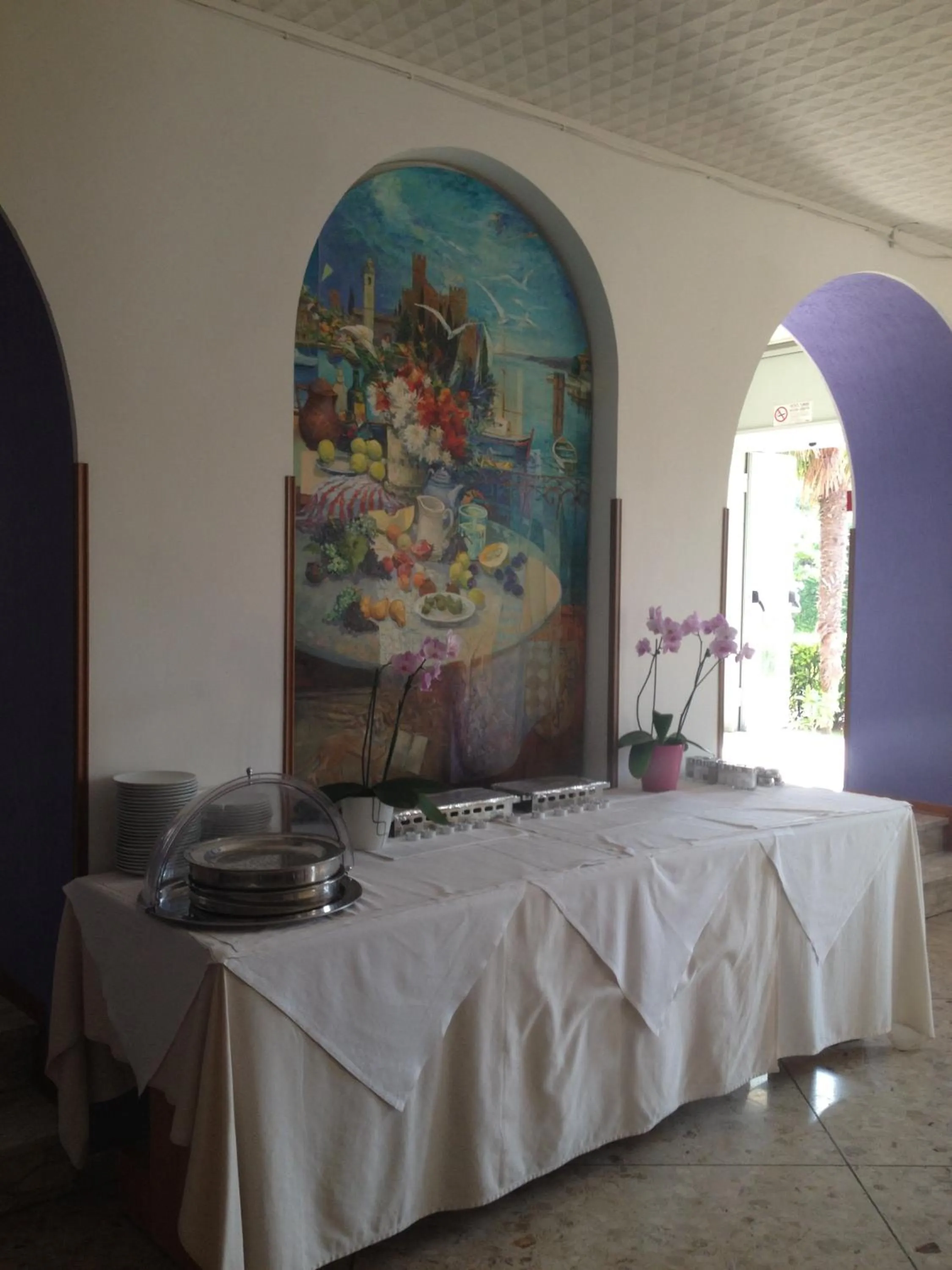 Restaurant/places to eat in Hotel Benacus