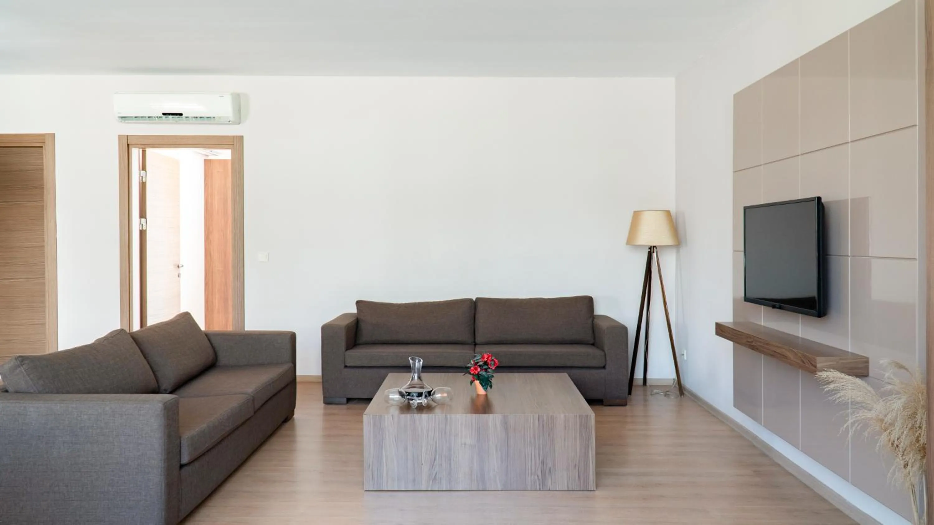 Seating area in Ladies Beach Suite Hotel