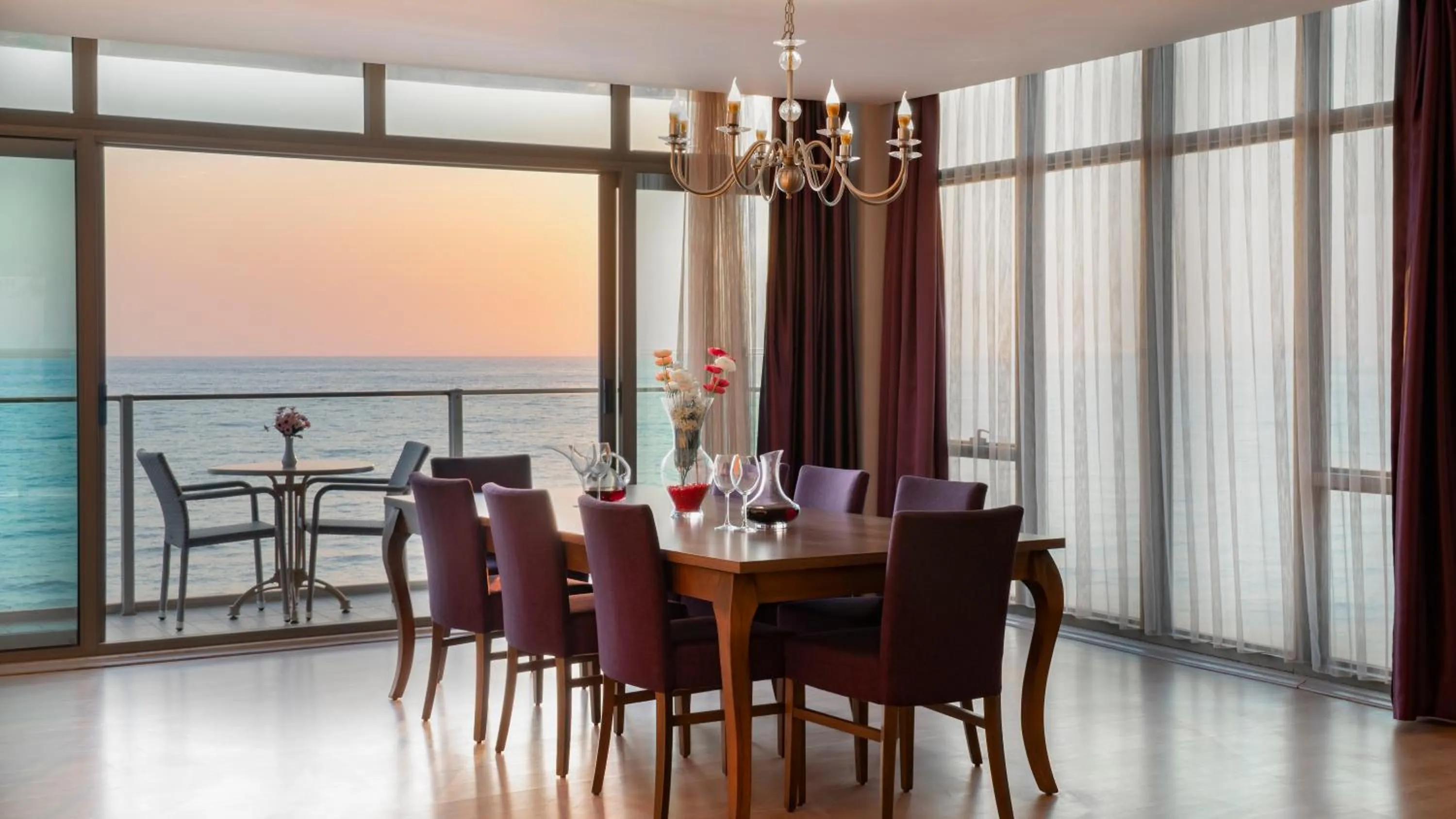 Dining area in Ladies Beach Suite Hotel