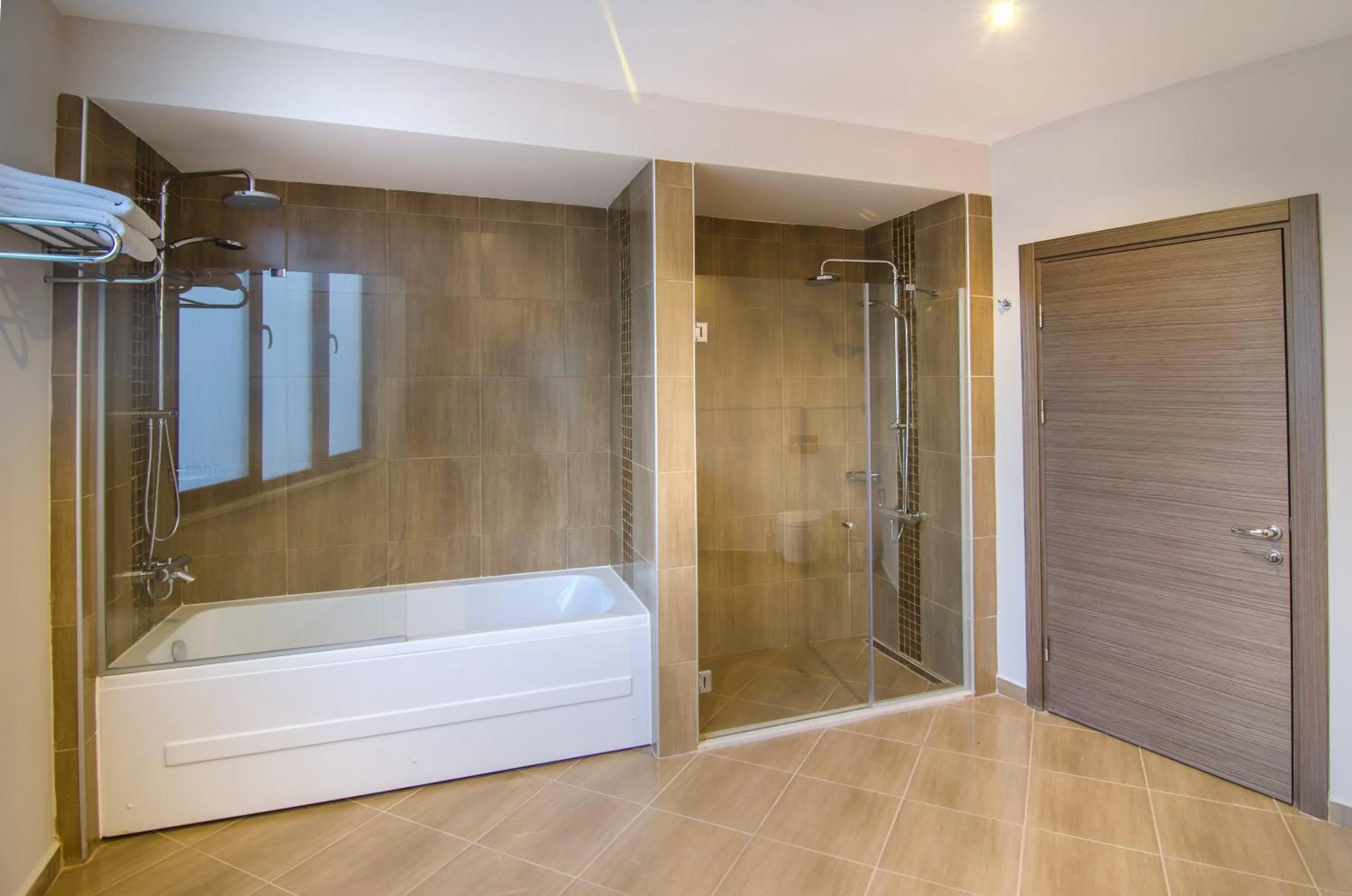 Shower in Ladies Beach Suite Hotel