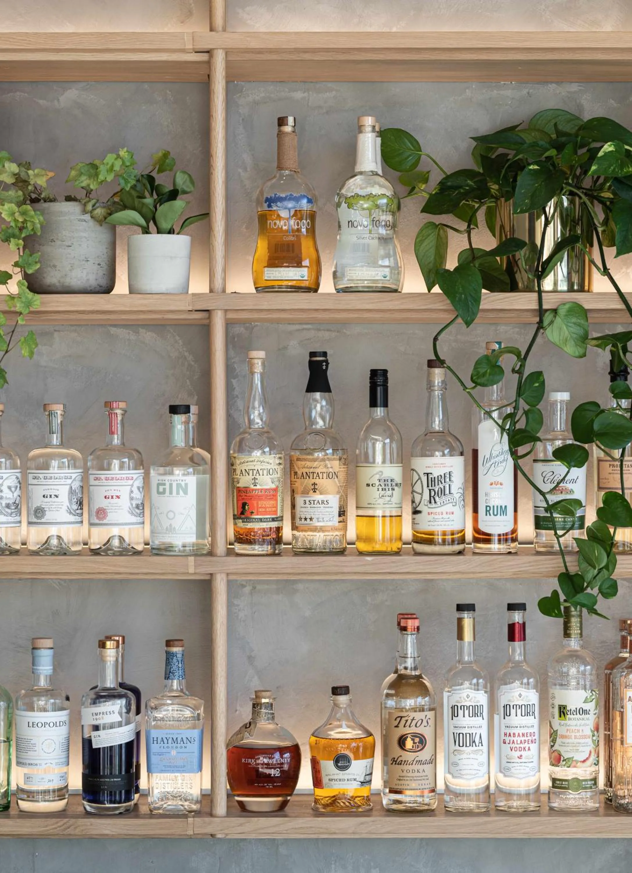 Food and drinks in The Jesse Hotel & Bar