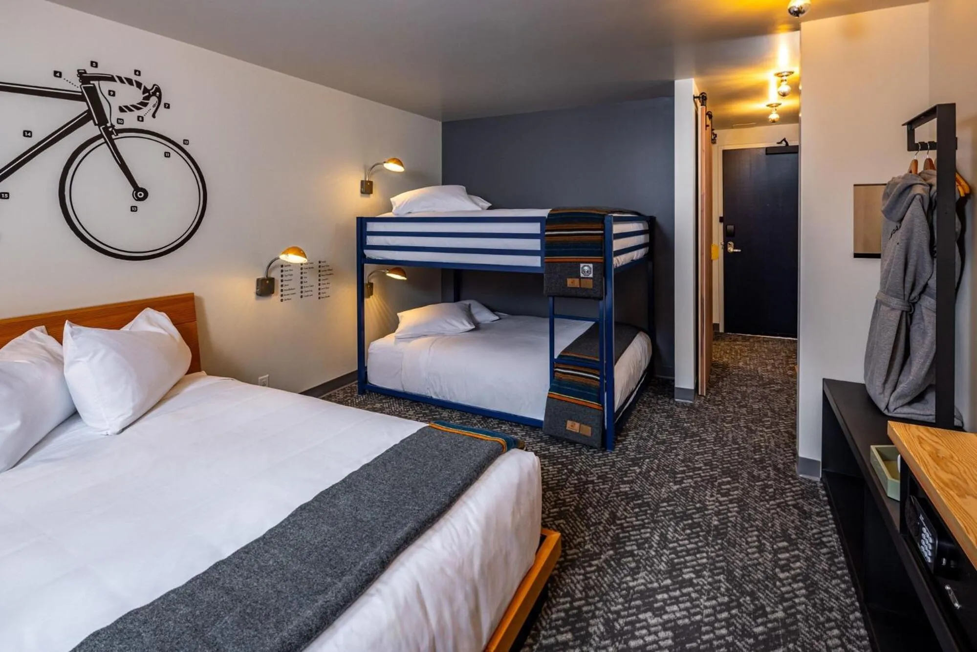 Bedroom, Bed in The SPARROW