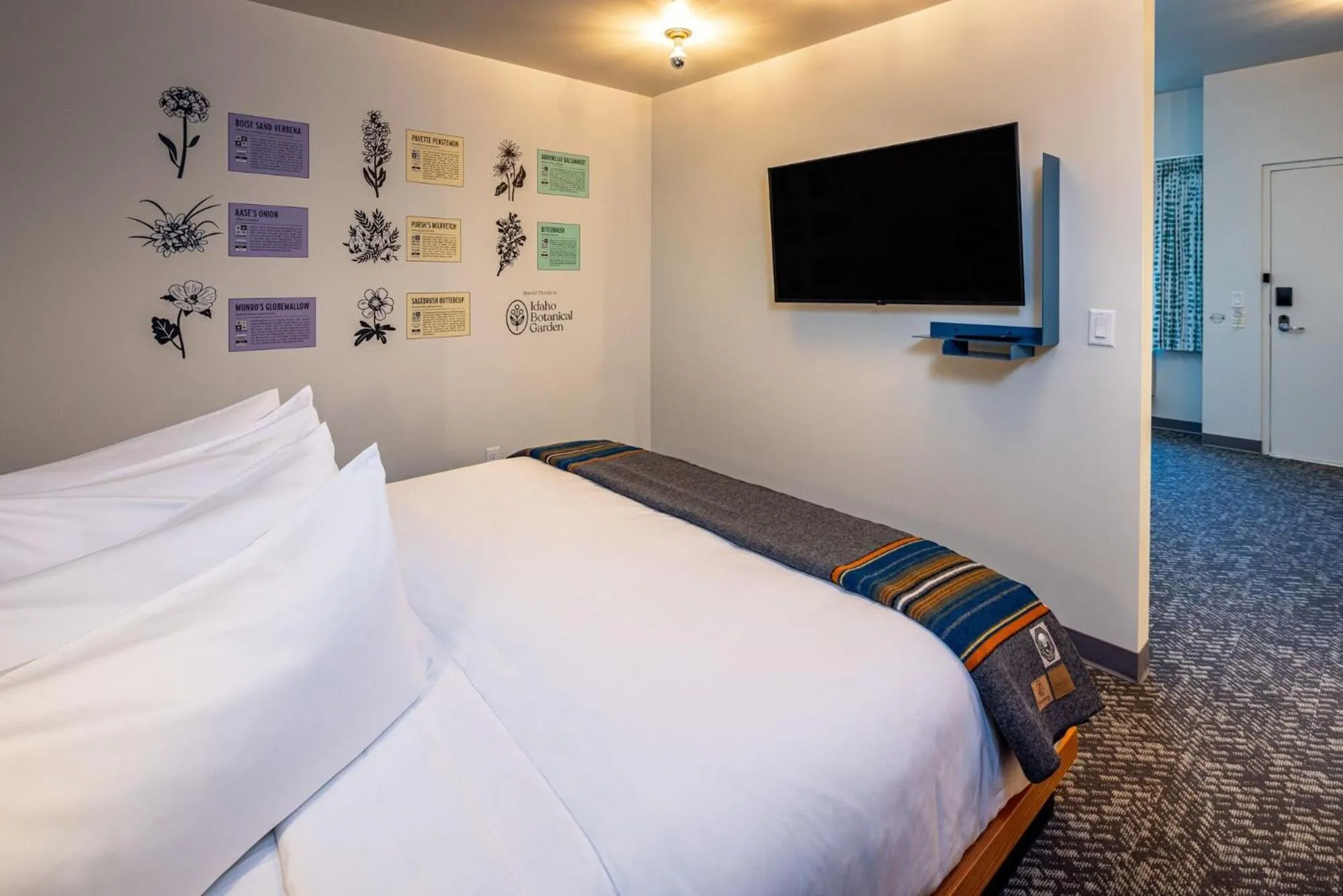 Bedroom, Bed in The SPARROW