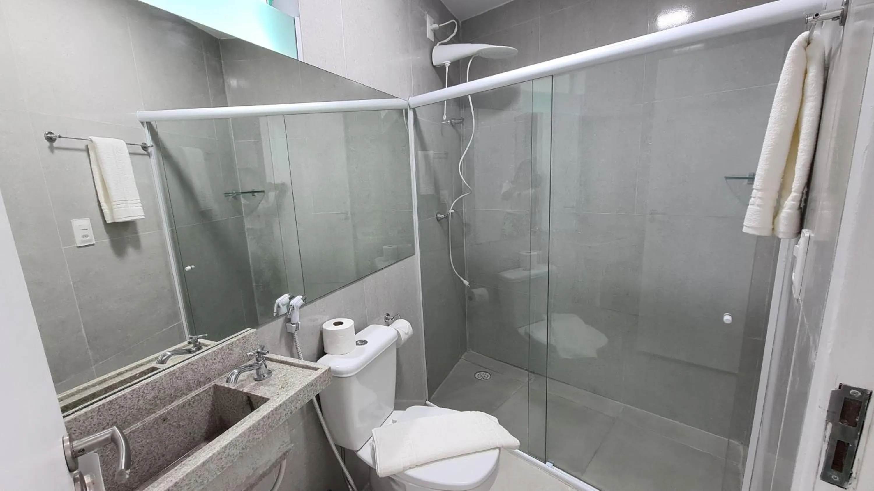 Bathroom in Sunset by AFT - PORTO DE GALINHAS