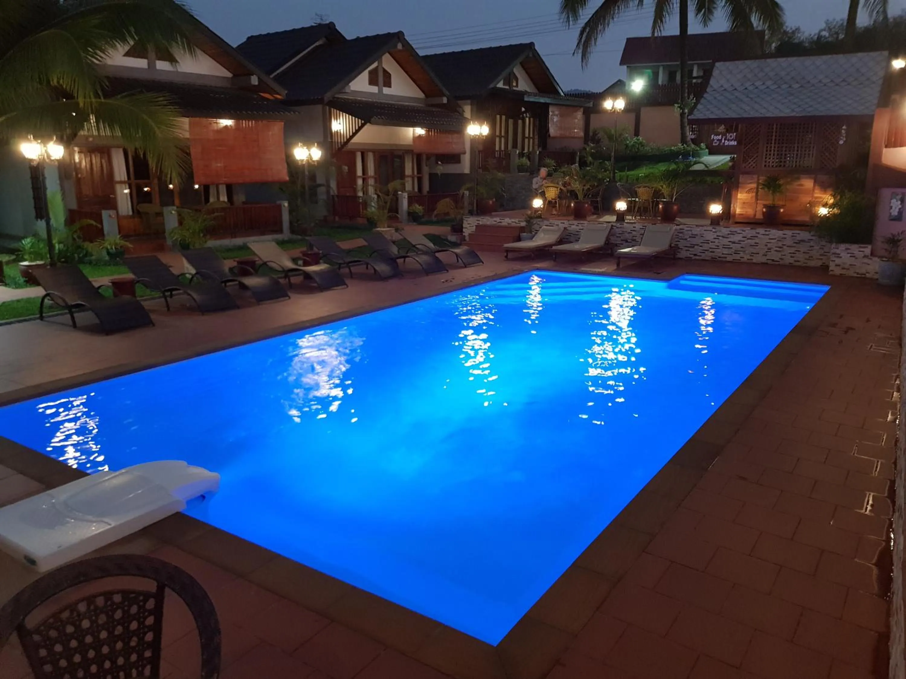 Swimming pool in Thongbay Guesthouse