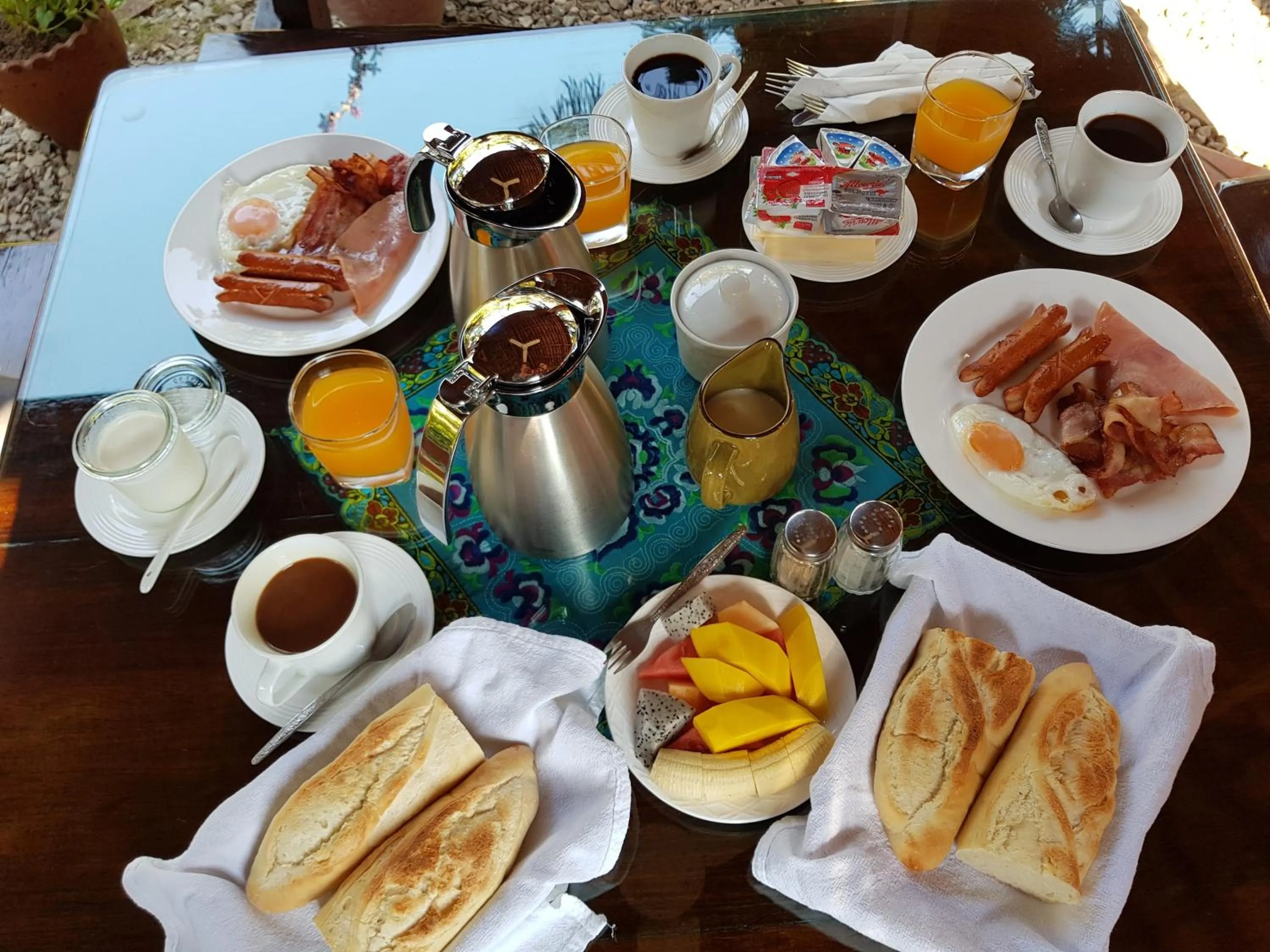 American breakfast in Thongbay Guesthouse