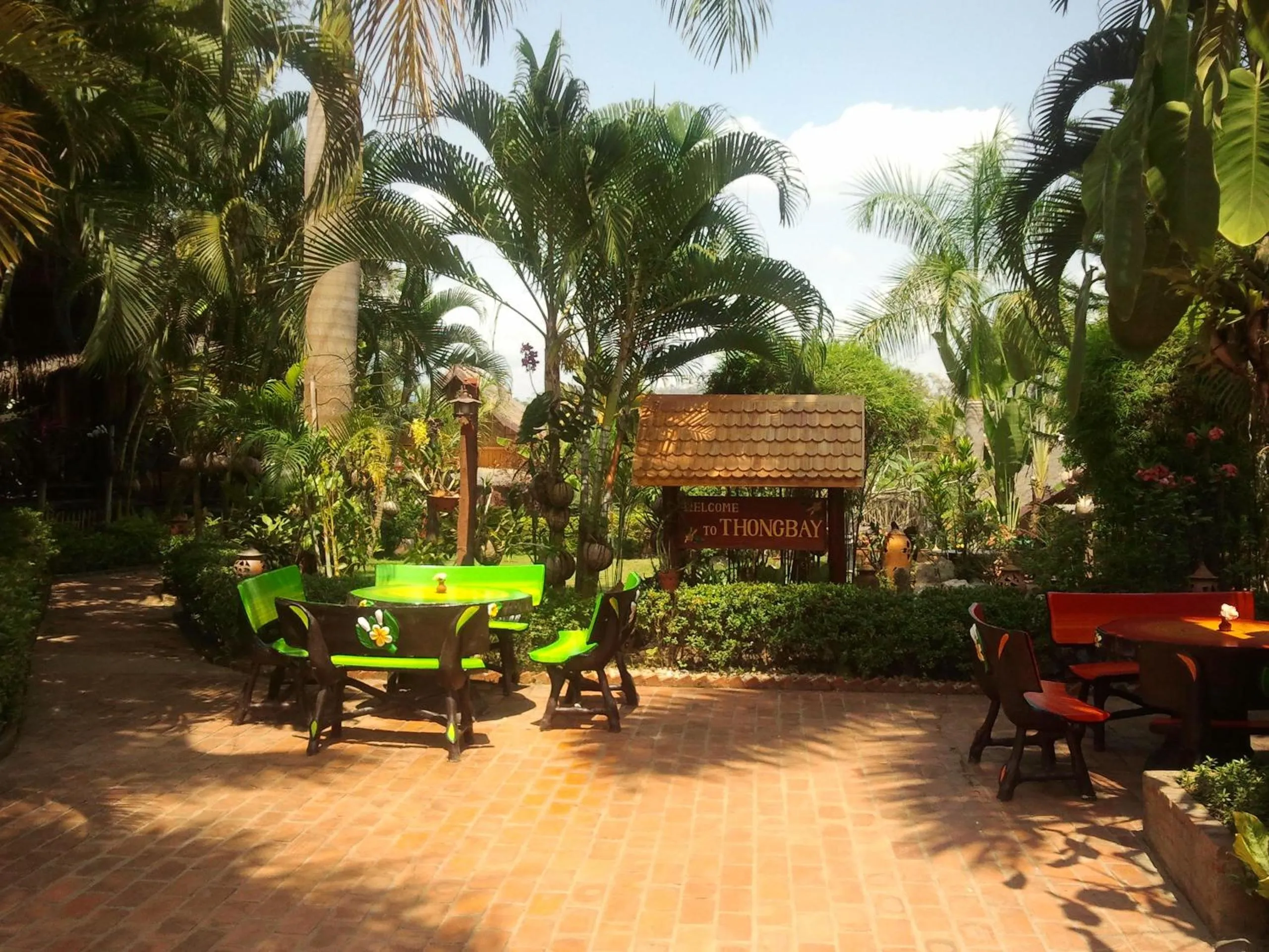 Restaurant/places to eat in Thongbay Guesthouse